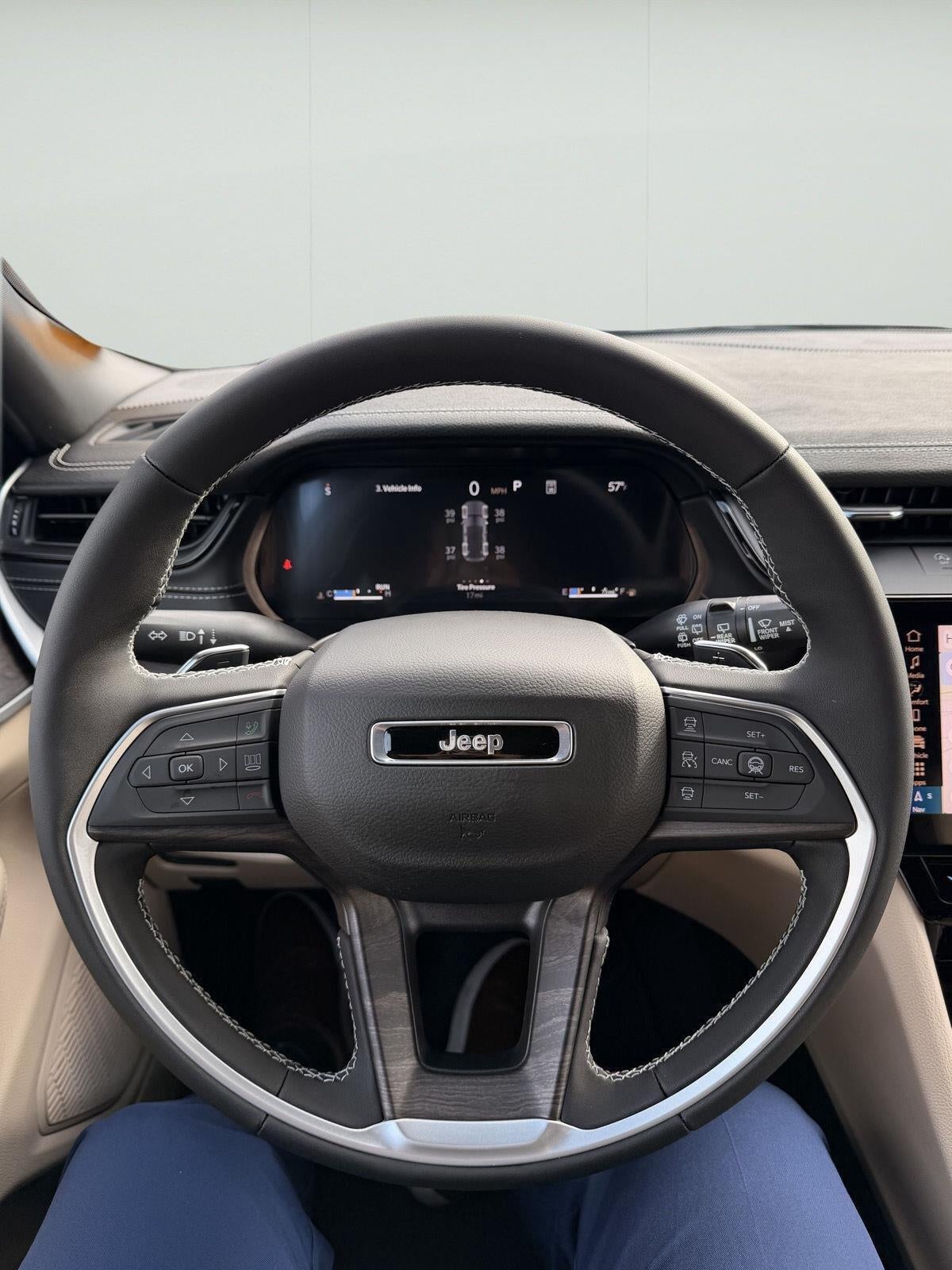2027 Jeep Grand Cherokee GRAND CHEROKEE LIMITED 4X4