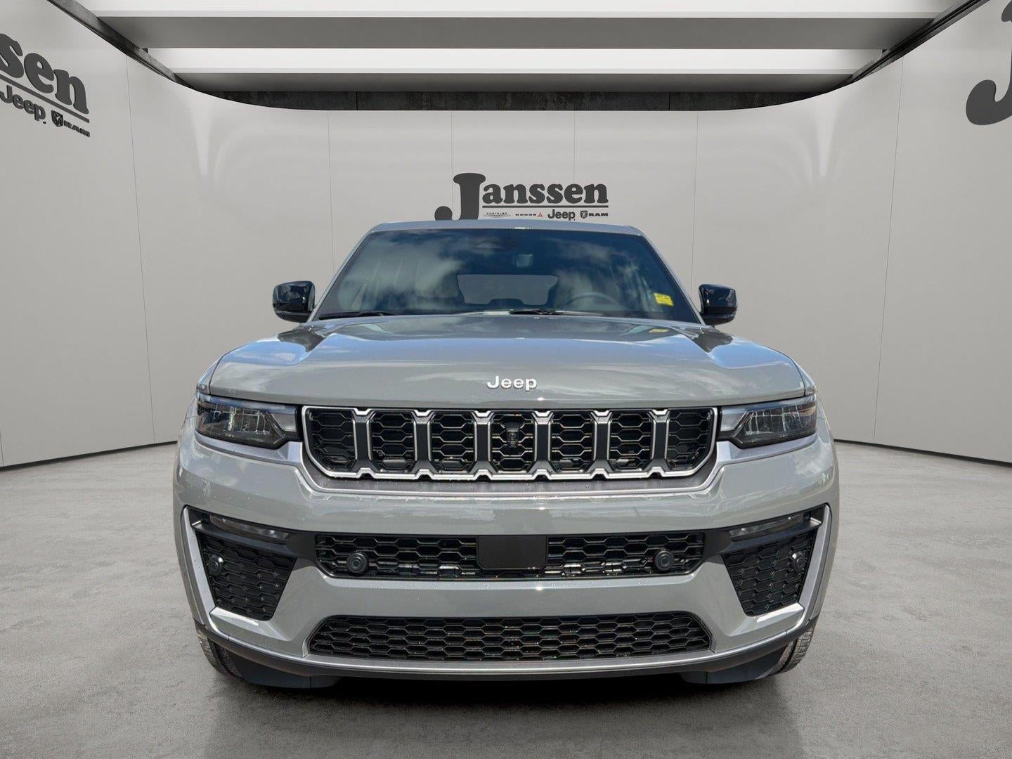 2027 Jeep Grand Cherokee Limited