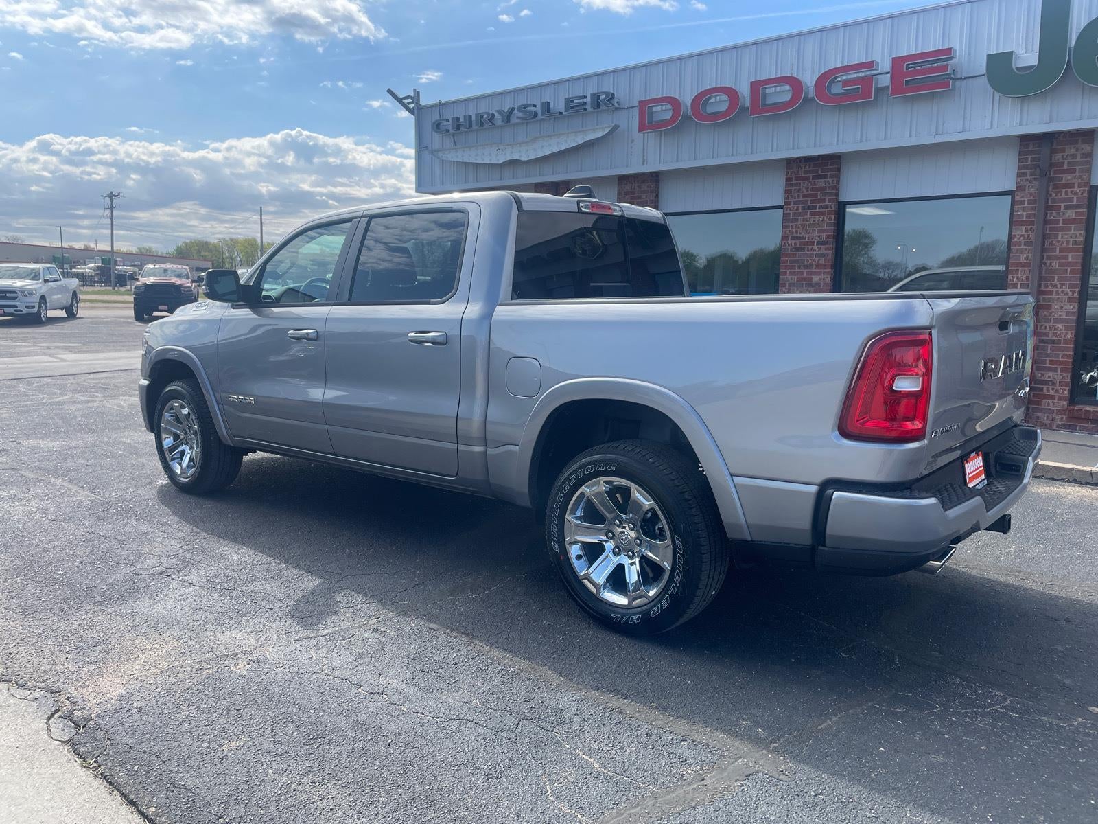 2025 RAM 1500 RAM 1500 BIG HORN CREW CAB 4X4 5'7' BOX