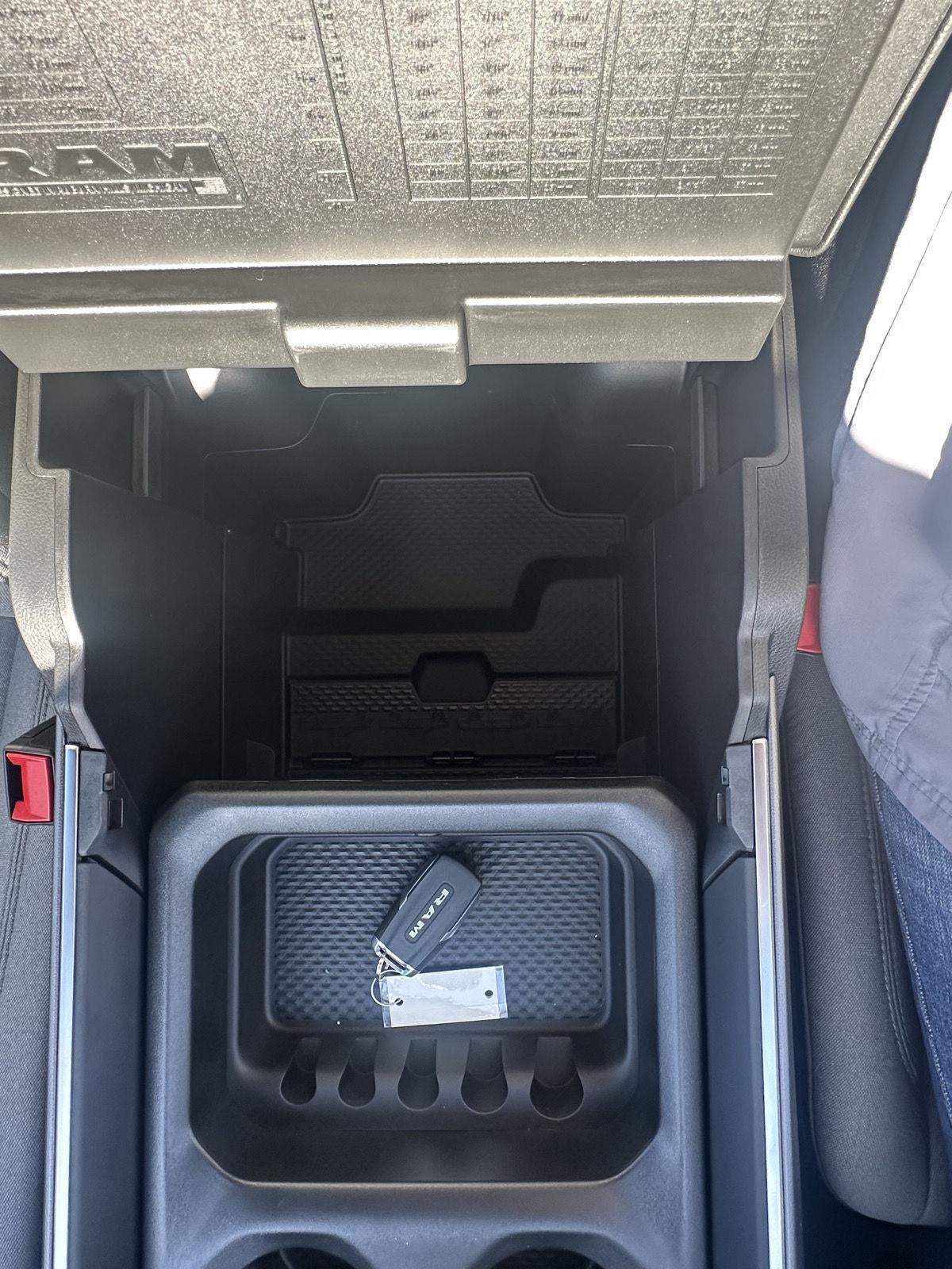 2026 RAM 1500 RAM 1500 BIG HORN CREW CAB 4X4 5'7' BOX