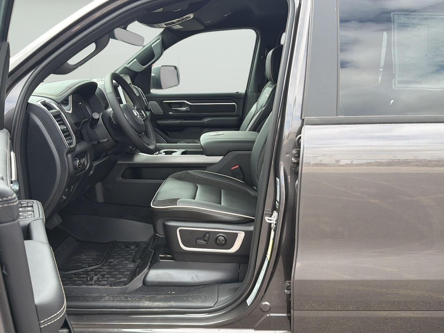 2026 RAM 1500 RAM 1500 LARAMIE CREW CAB 4X4 5'7' BOX