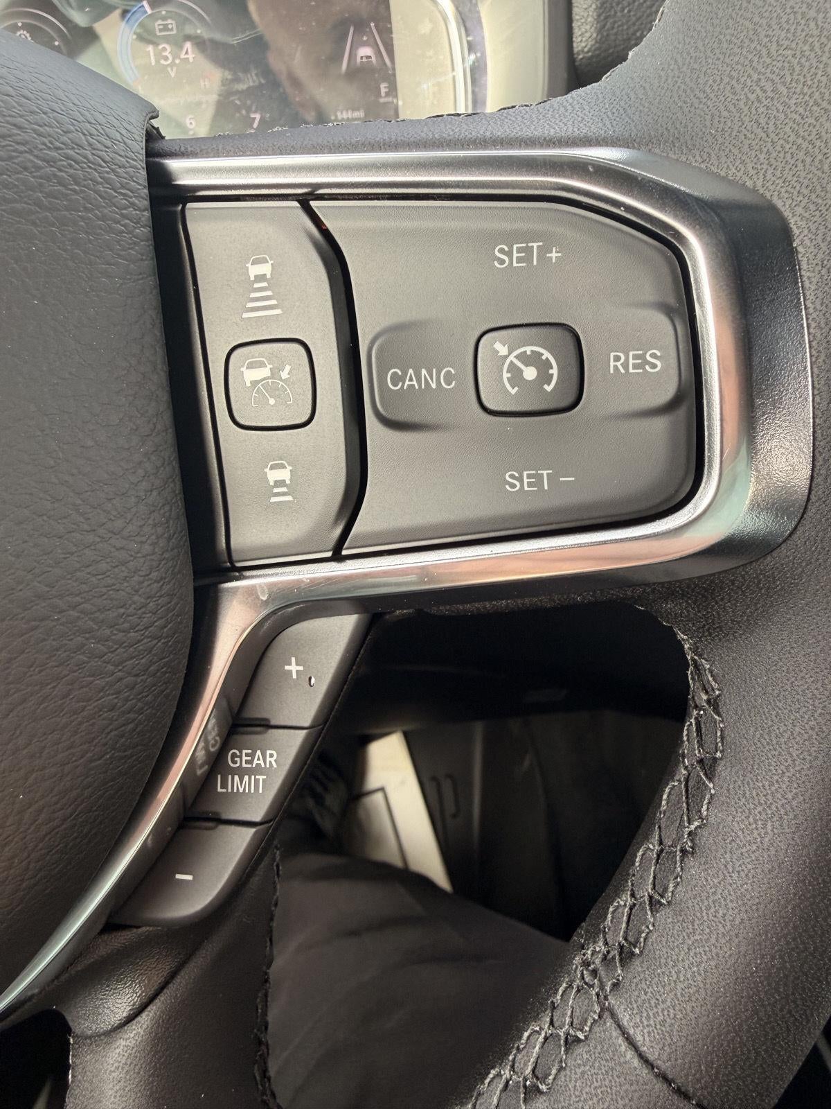 2026 RAM 1500 RAM 1500 LARAMIE CREW CAB 4X4 5'7' BOX