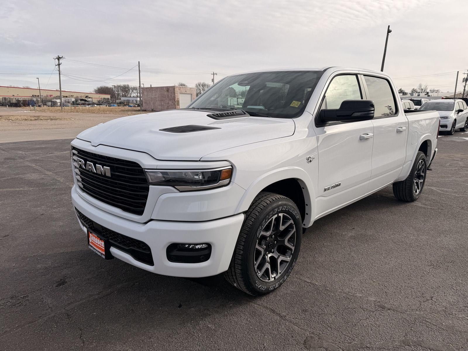 2026 RAM 1500 RAM 1500 LARAMIE CREW CAB 4X4 5'7' BOX