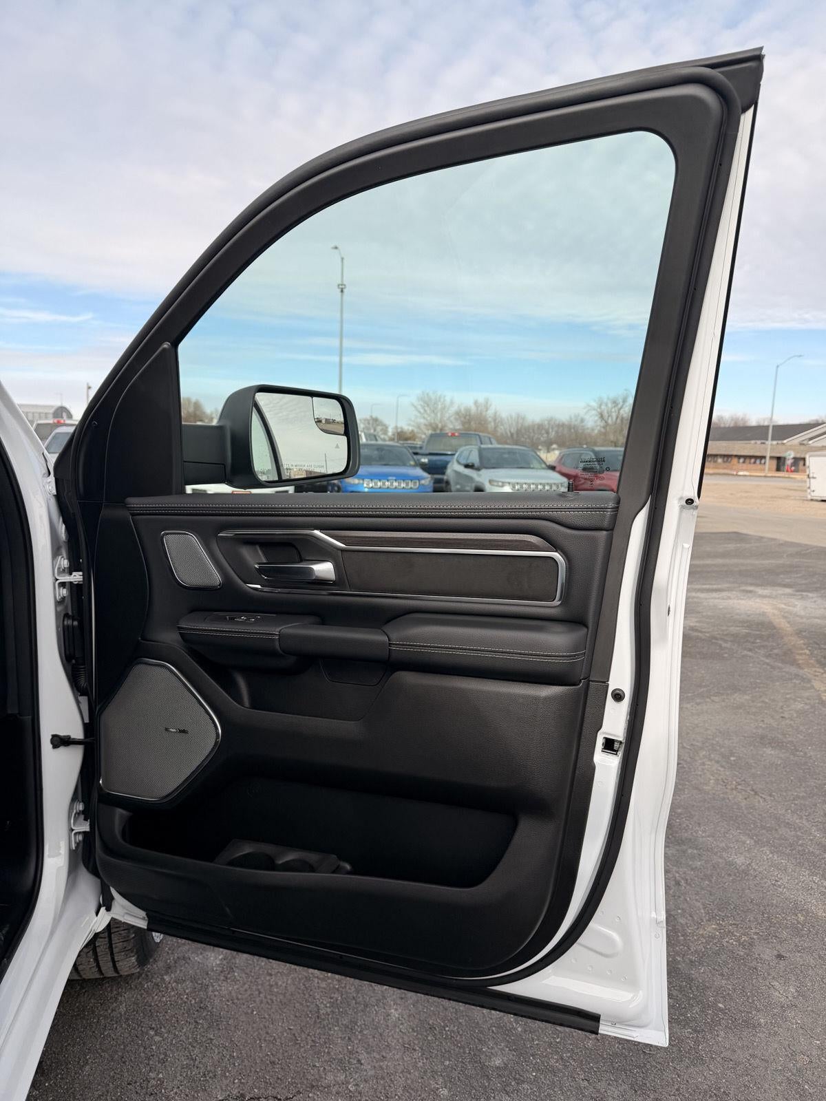 2026 RAM 1500 RAM 1500 LARAMIE CREW CAB 4X4 5'7' BOX