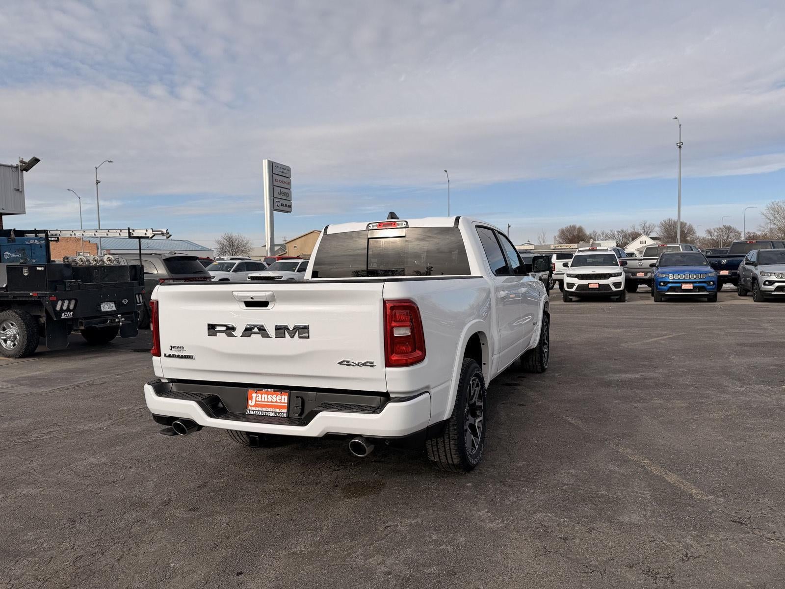 2026 RAM 1500 RAM 1500 LARAMIE CREW CAB 4X4 5'7' BOX