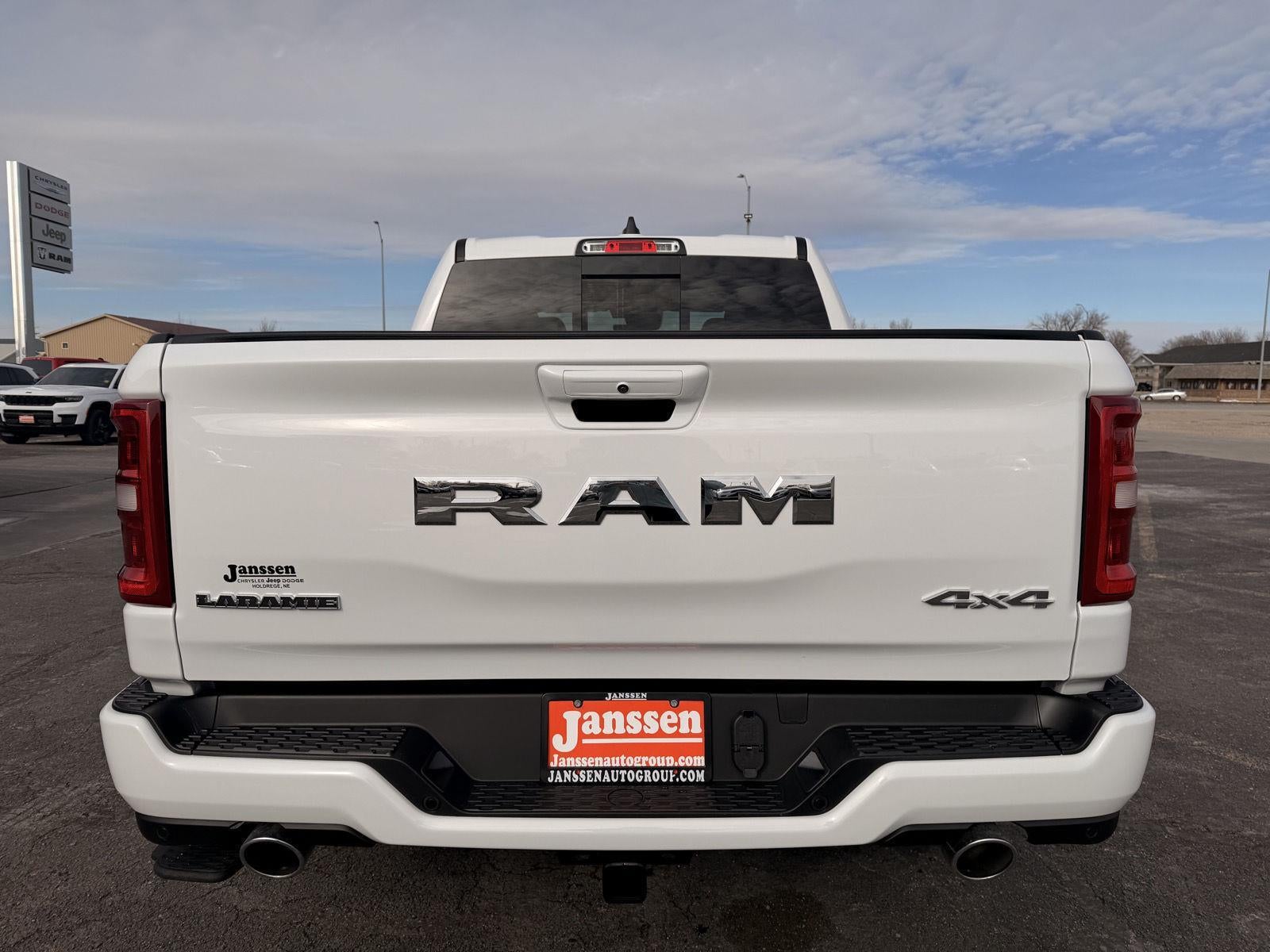 2026 RAM 1500 RAM 1500 LARAMIE CREW CAB 4X4 5'7' BOX