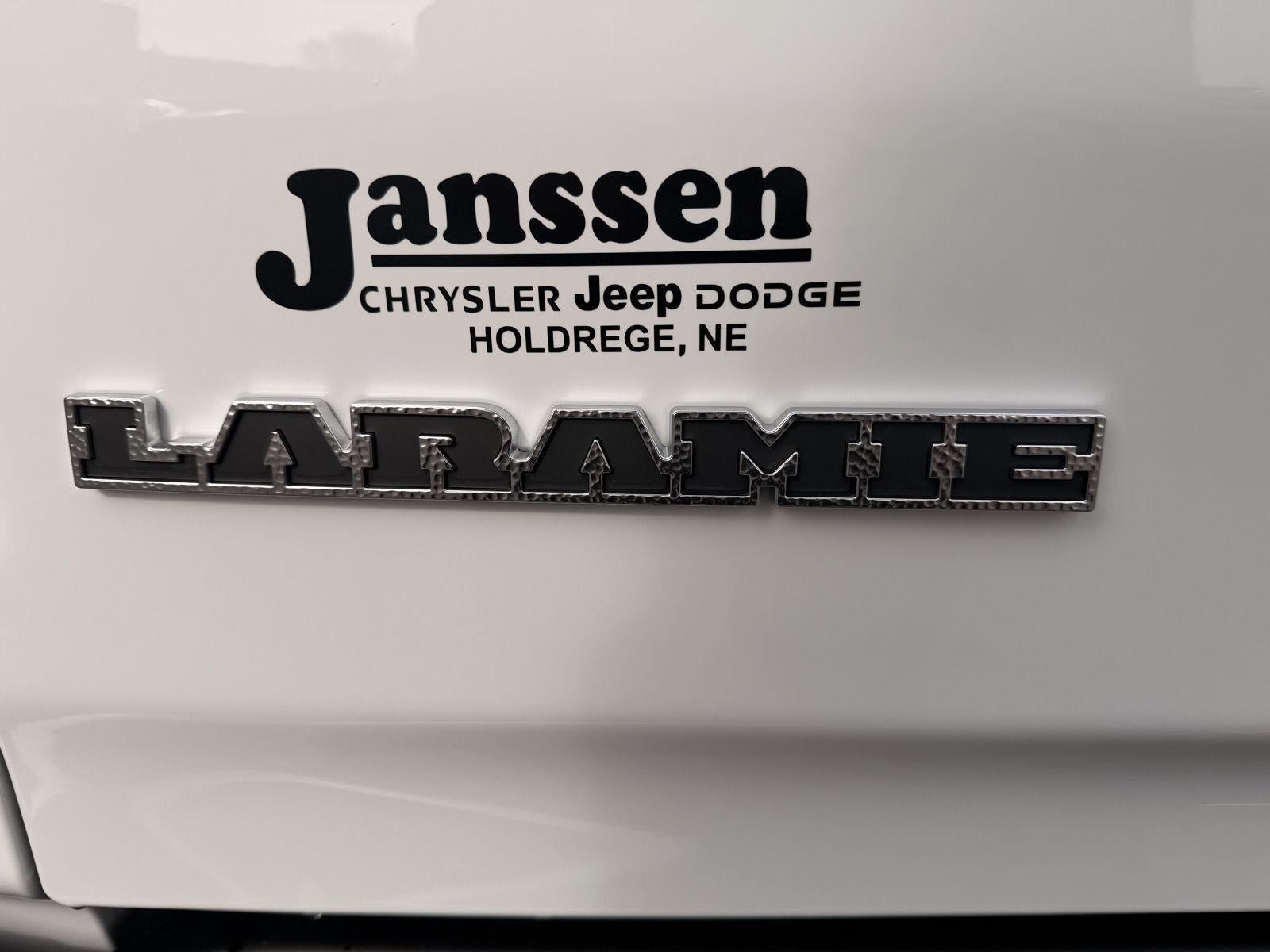 2026 RAM 1500 RAM 1500 LARAMIE CREW CAB 4X4 5'7' BOX