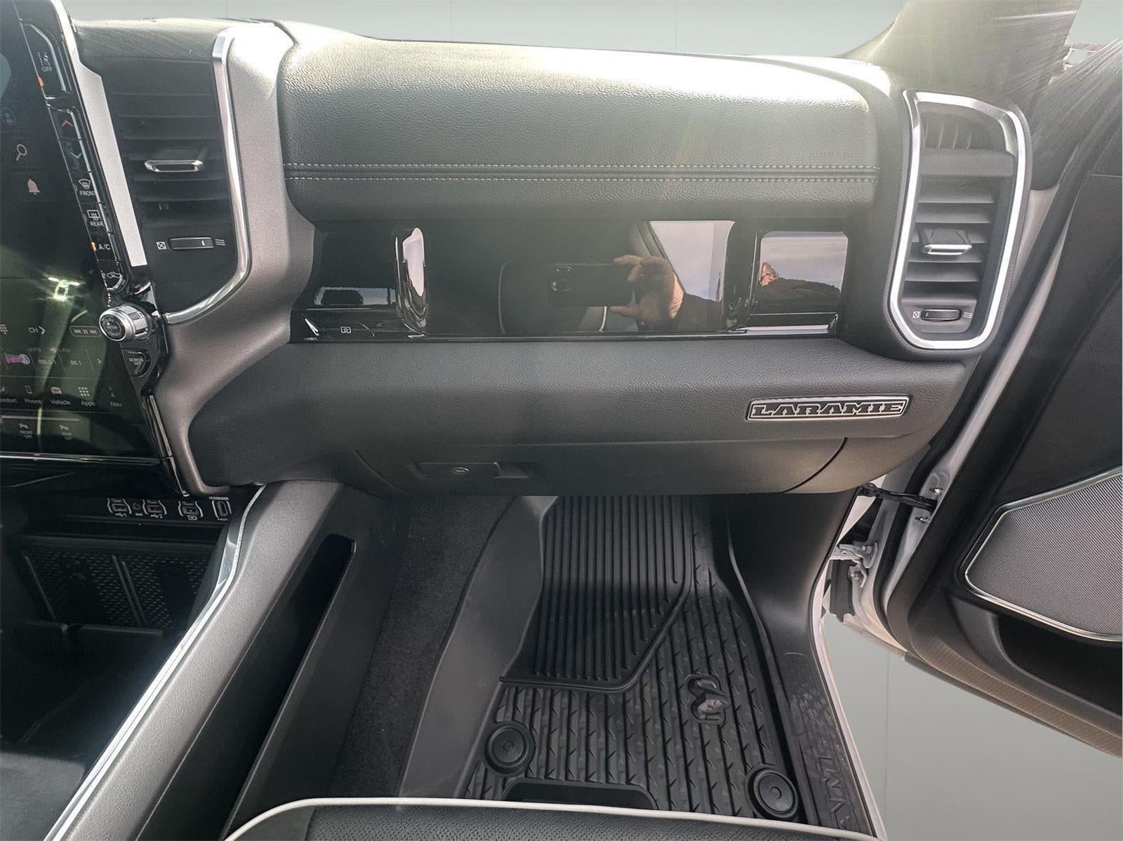 2026 RAM 1500 RAM 1500 LARAMIE CREW CAB 4X4 5'7' BOX