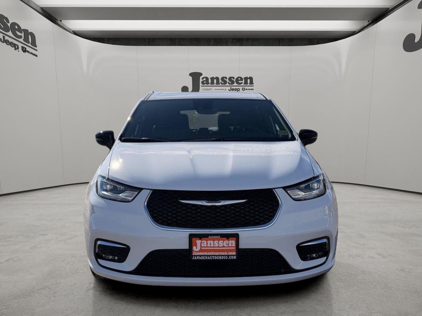 2026 Chrysler Pacifica PACIFICA SELECT AWD