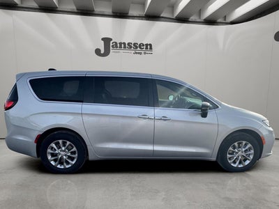 2026 Chrysler Pacifica PACIFICA SELECT AWD