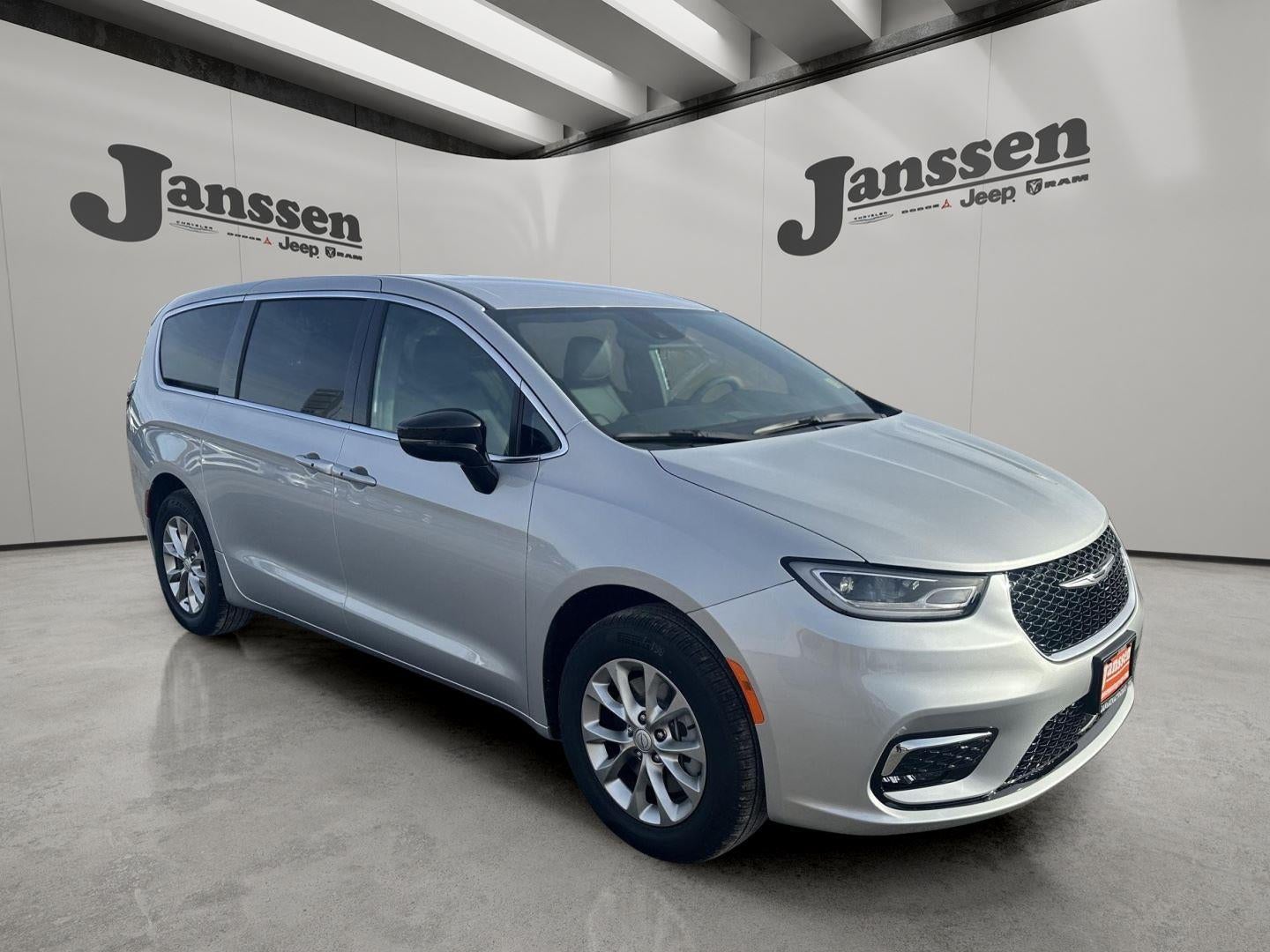 2026 Chrysler Pacifica PACIFICA SELECT AWD