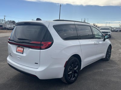 2026 Chrysler Pacifica PACIFICA SELECT AWD