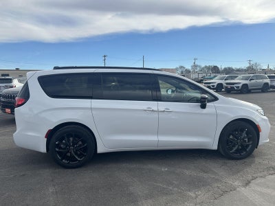 2026 Chrysler Pacifica PACIFICA SELECT AWD