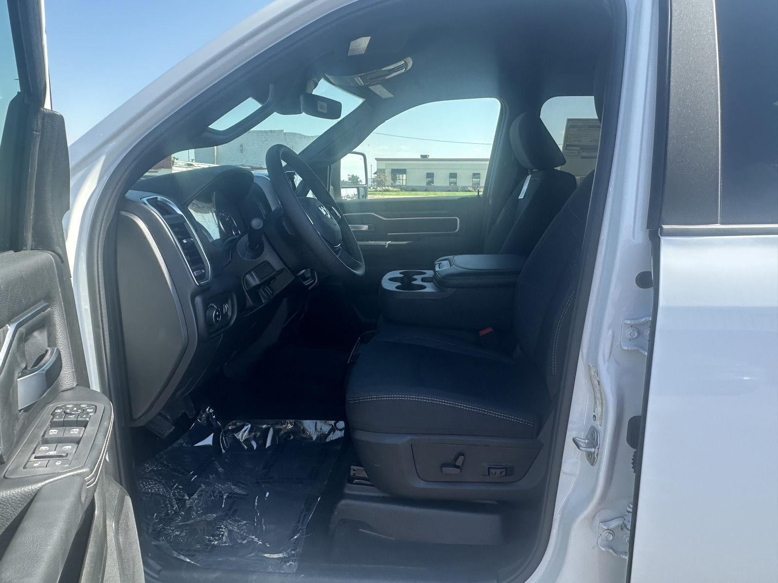 2026 RAM 3500 RAM 3500 BIG HORN CREW CAB 4X4 8' BOX