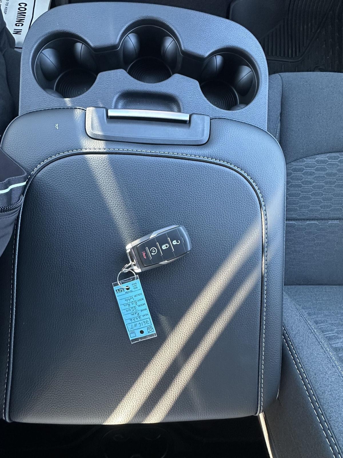 2026 RAM 3500 RAM 3500 BIG HORN CREW CAB 4X4 8' BOX