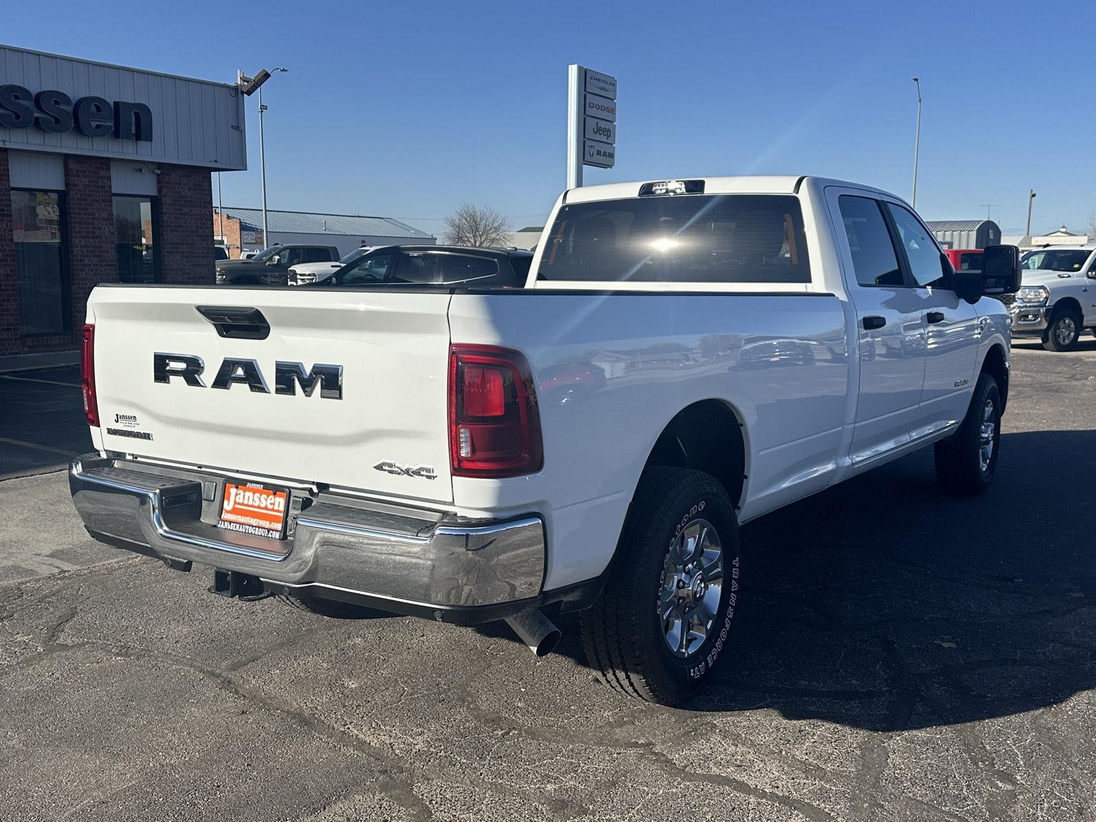 2026 RAM 3500 RAM 3500 BIG HORN CREW CAB 4X4 8' BOX