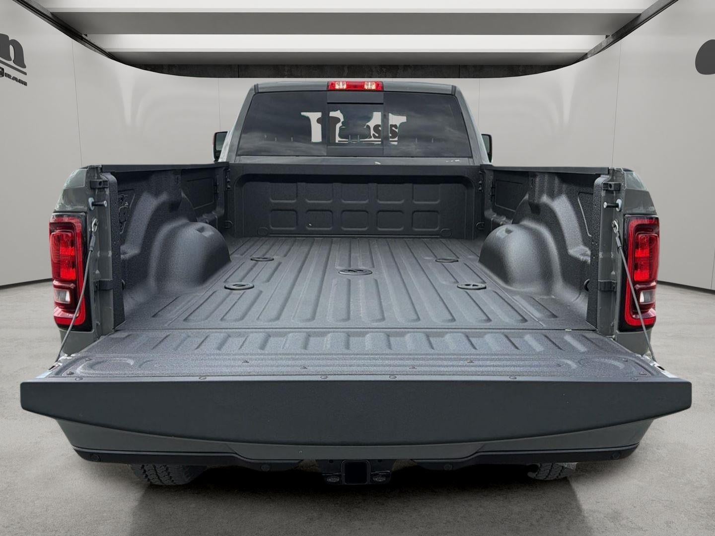 2026 RAM 2500 RAM 2500 BLACK EXPRESS CREW CAB 4X4 8' BOX