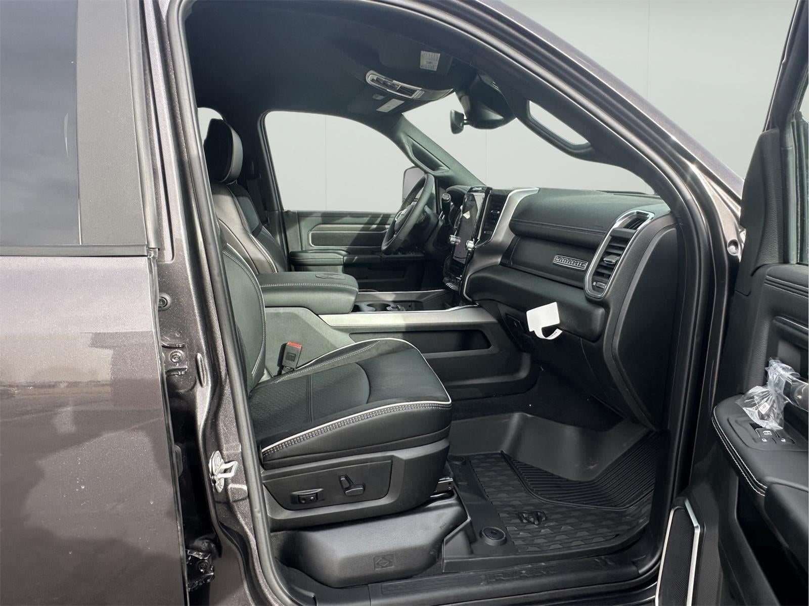 2026 RAM 2500 RAM 2500 LARAMIE MEGA CAB 4X4 6'4' BOX