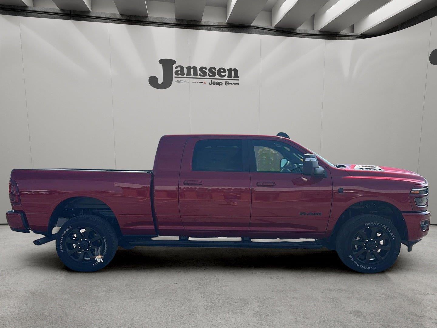 2026 RAM 2500 RAM 2500 LARAMIE MEGA CAB 4X4 6'4' BOX