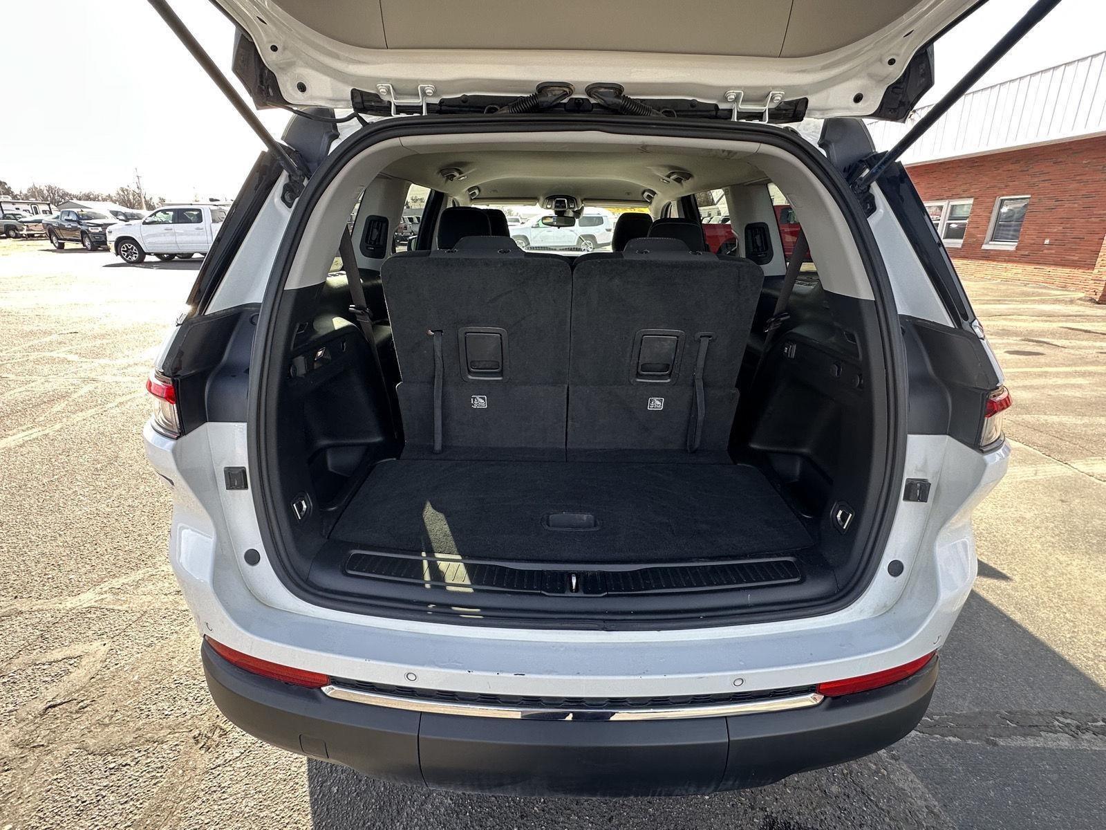 2023 Jeep Grand Cherokee L Laredo