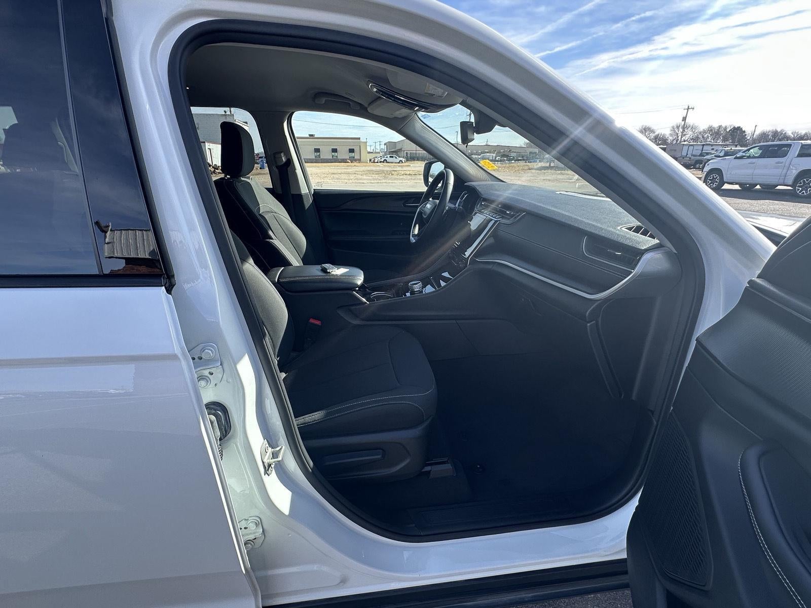 2023 Jeep Grand Cherokee L Laredo