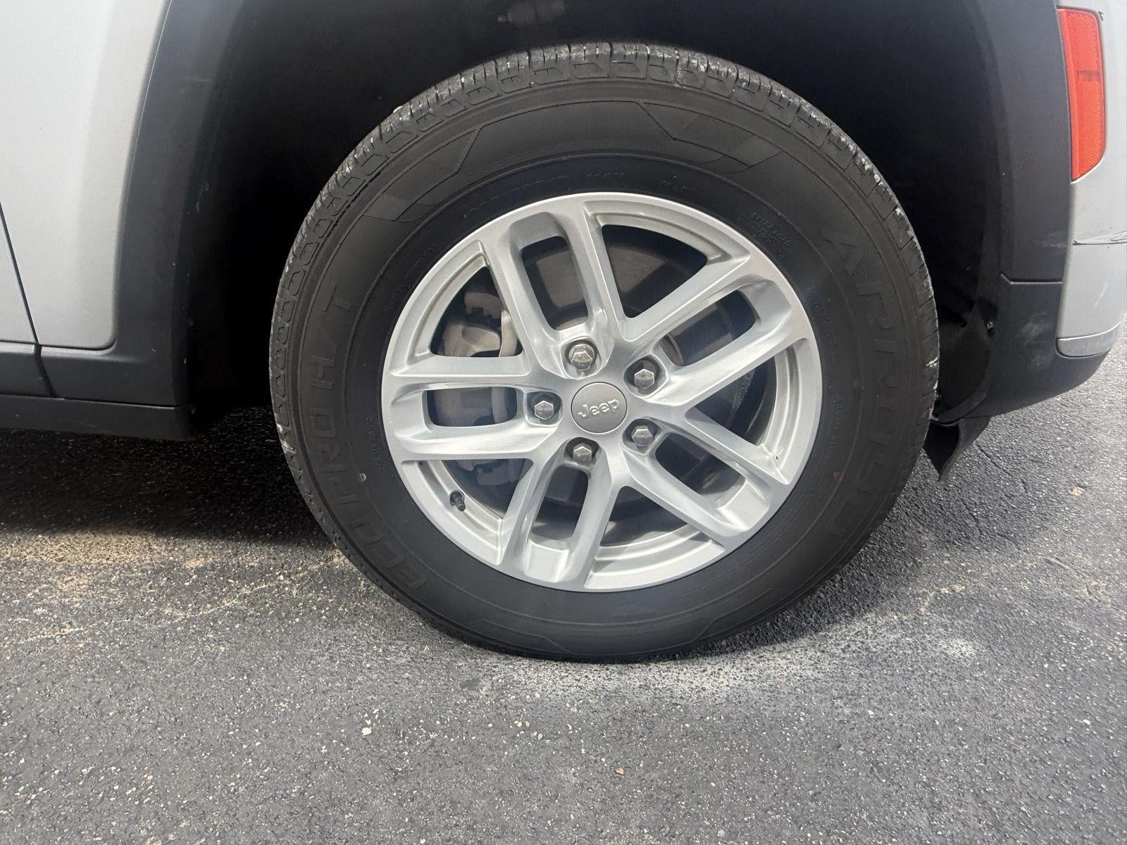 2023 Jeep Grand Cherokee L Laredo