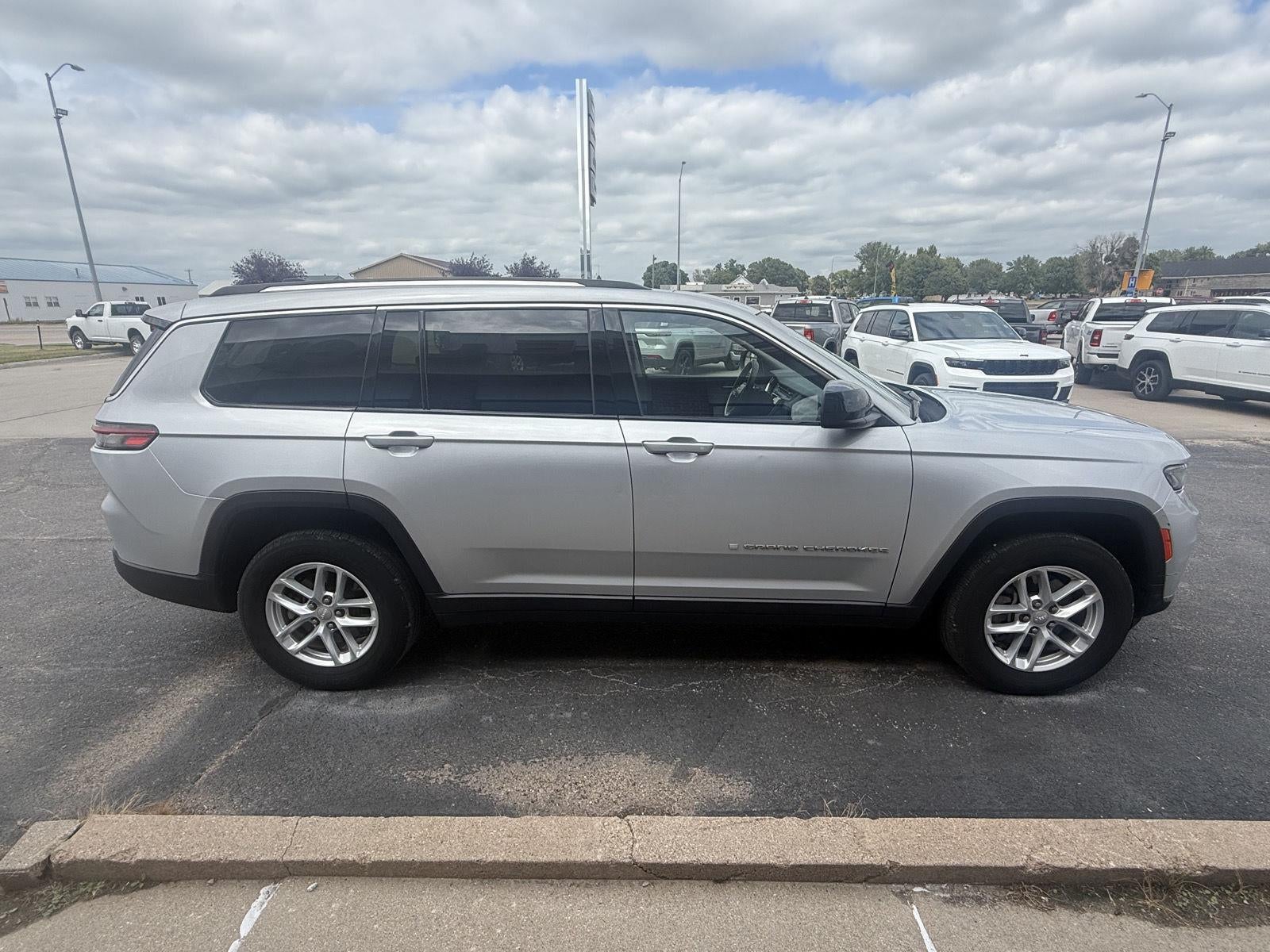 2023 Jeep Grand Cherokee L Laredo