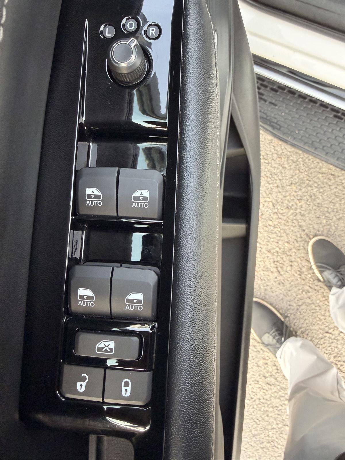 2025 Jeep Wagoneer L Base