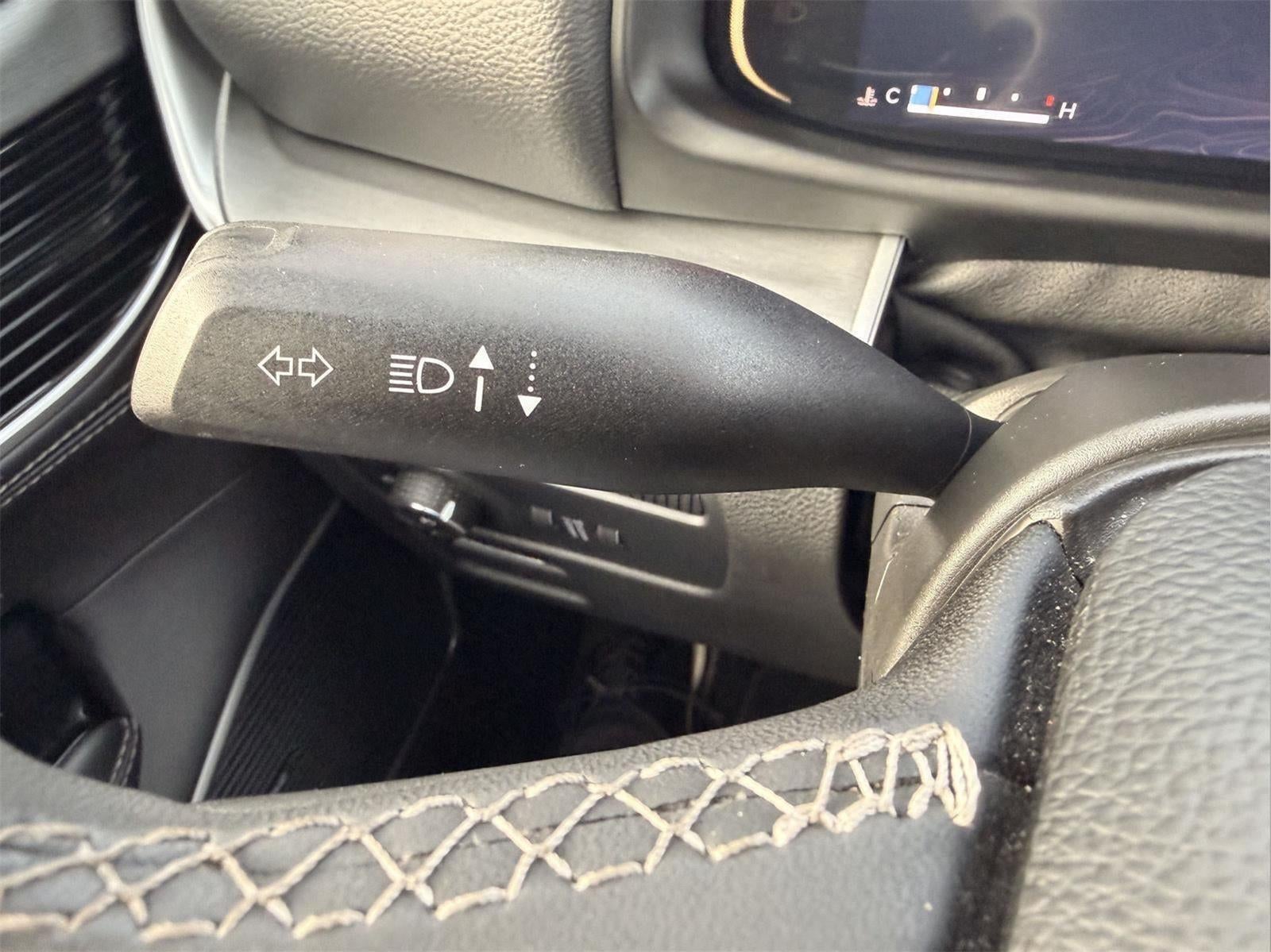 2025 Jeep Wagoneer L Base