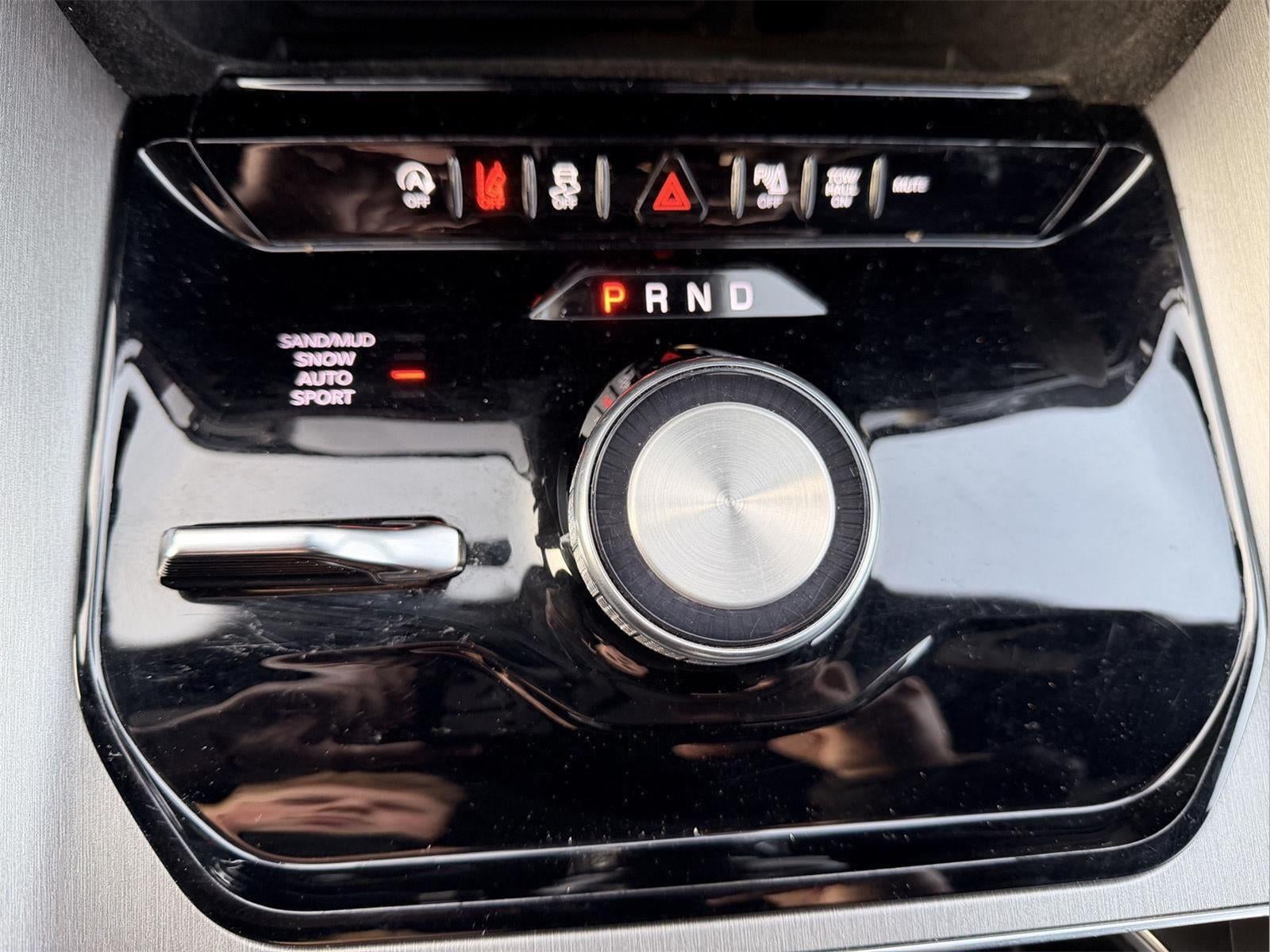 2025 Jeep Wagoneer L Base