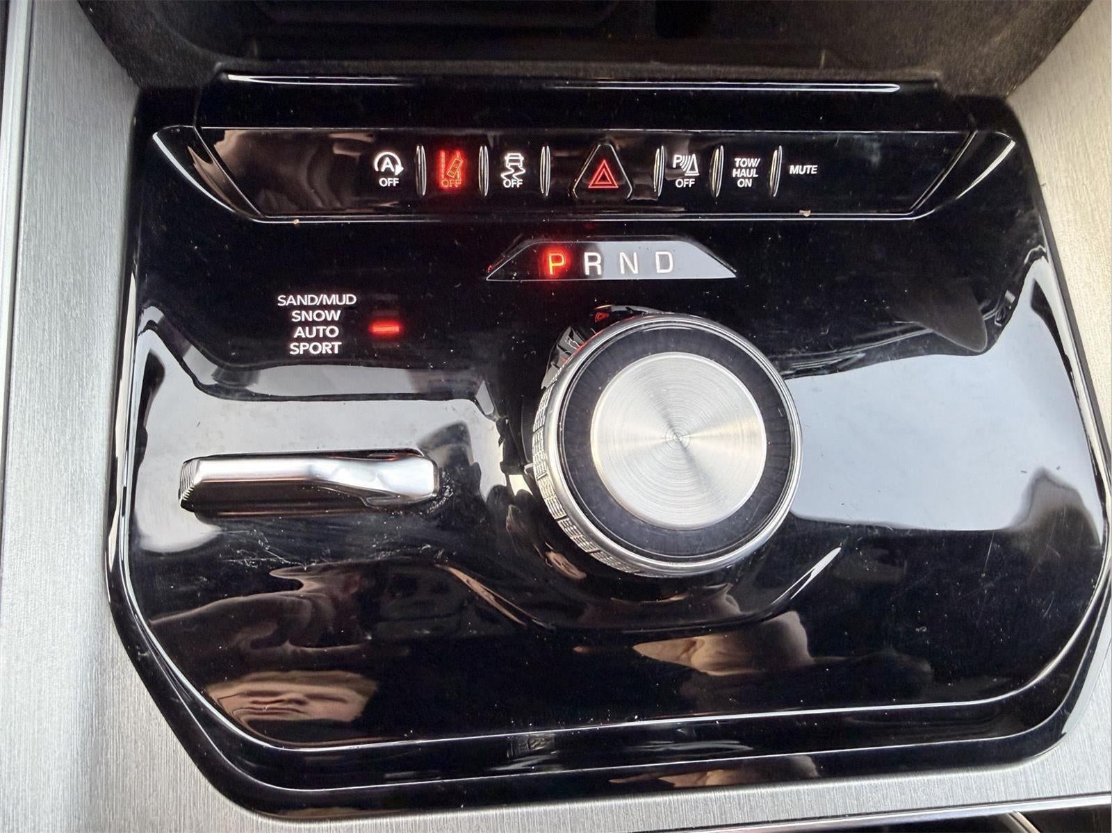 2025 Jeep Wagoneer L Base