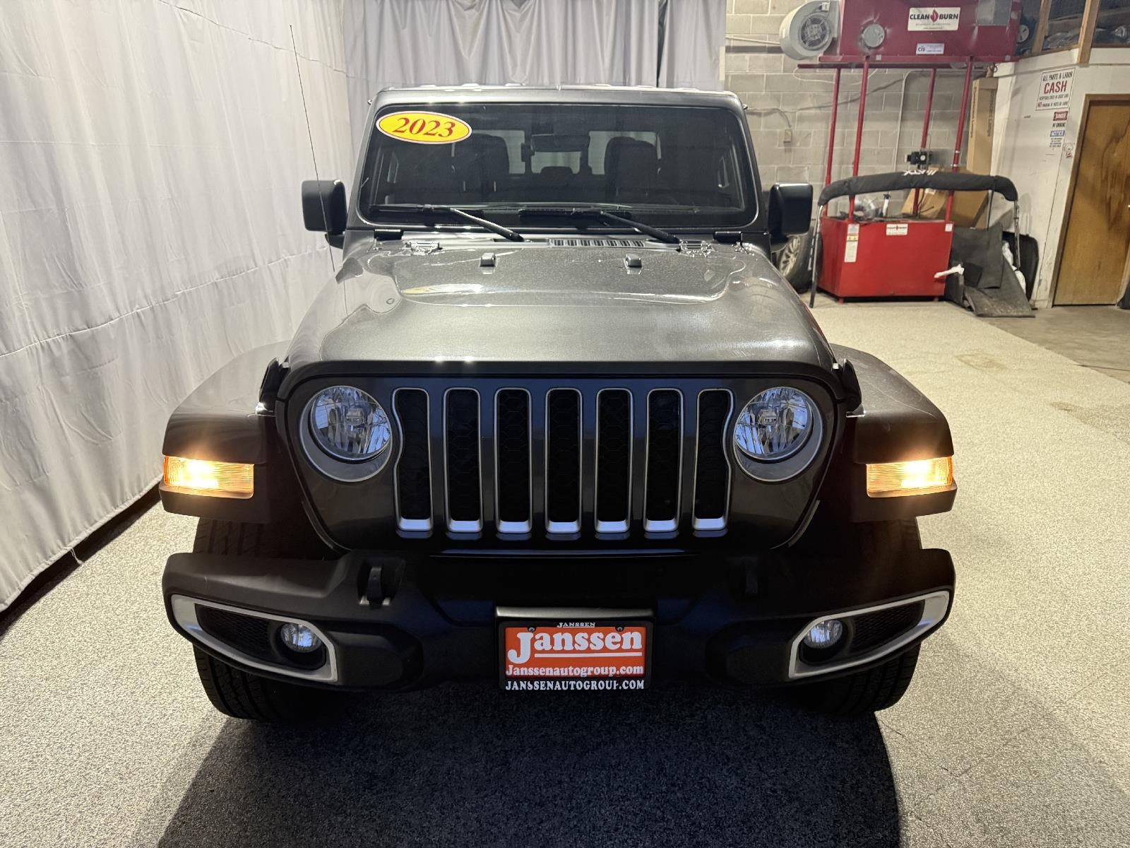 2023 Jeep Gladiator Overland