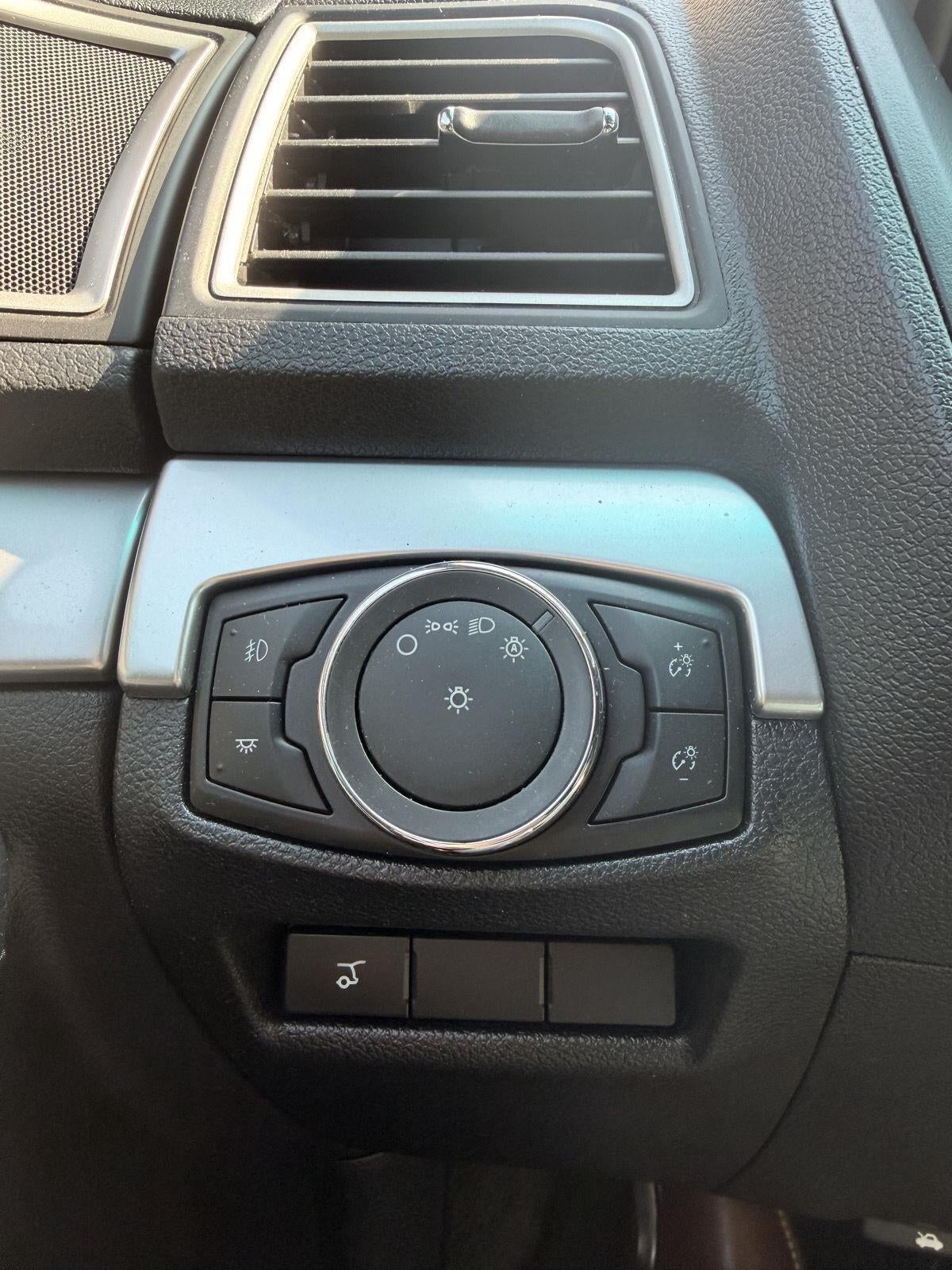 2016 Ford EXPLORER Base