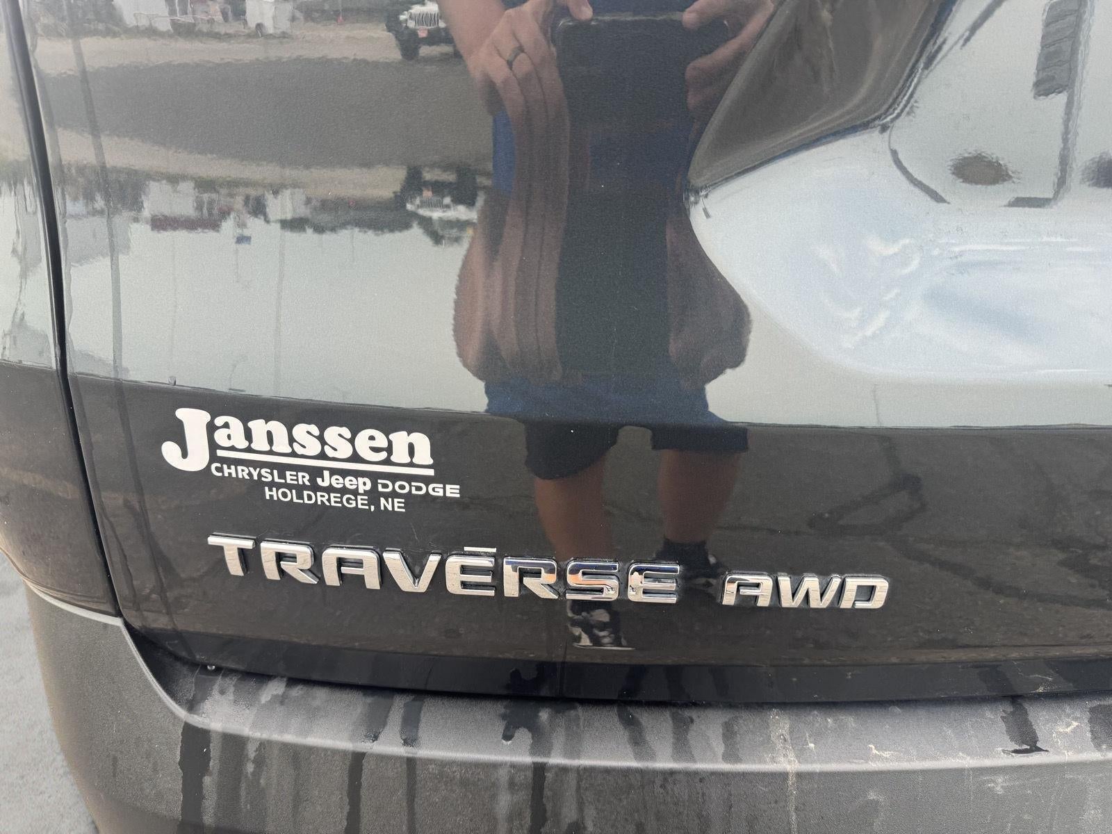 2021 Chevrolet Traverse LT Cloth