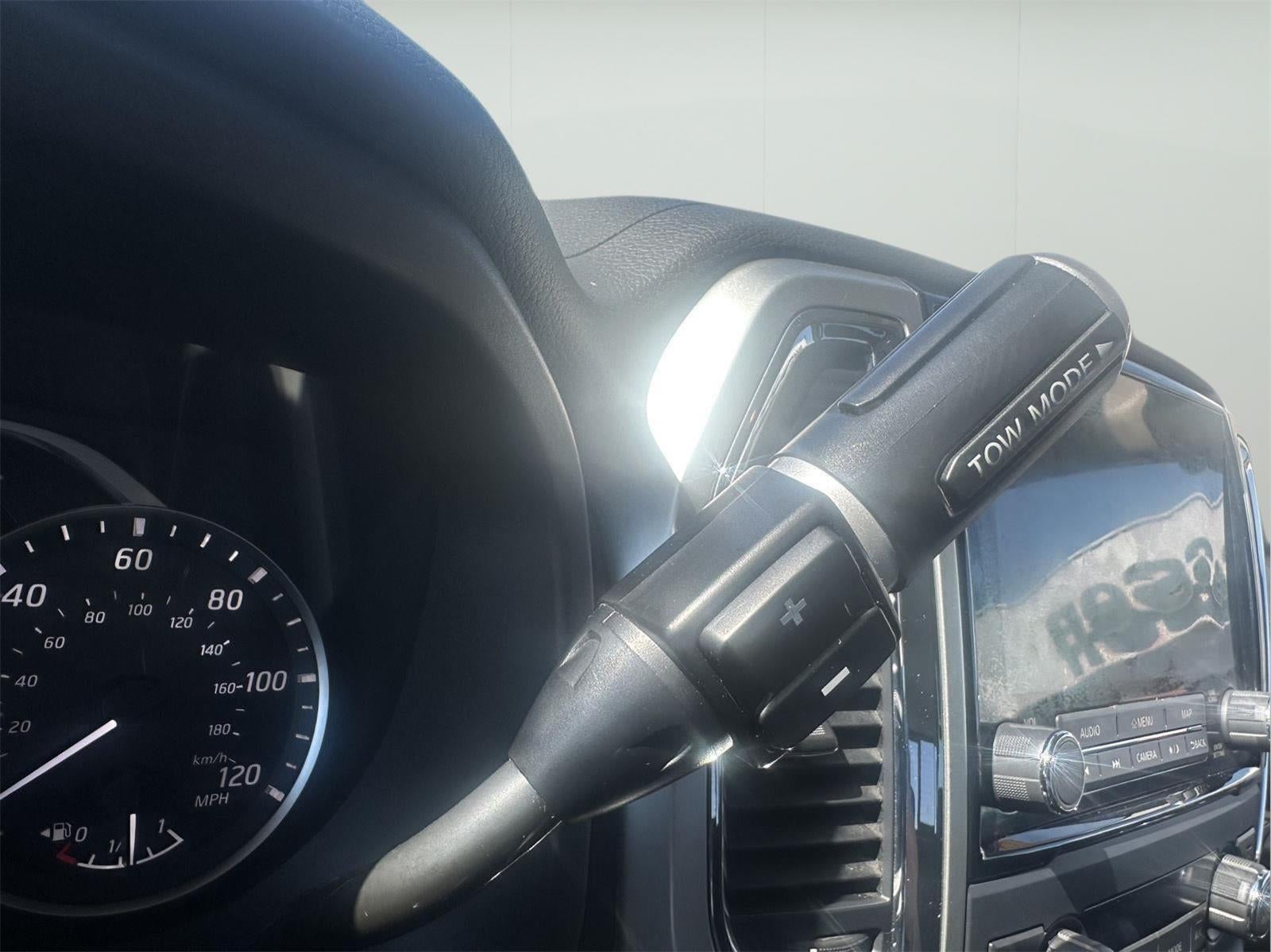 2020 Nissan Titan SV