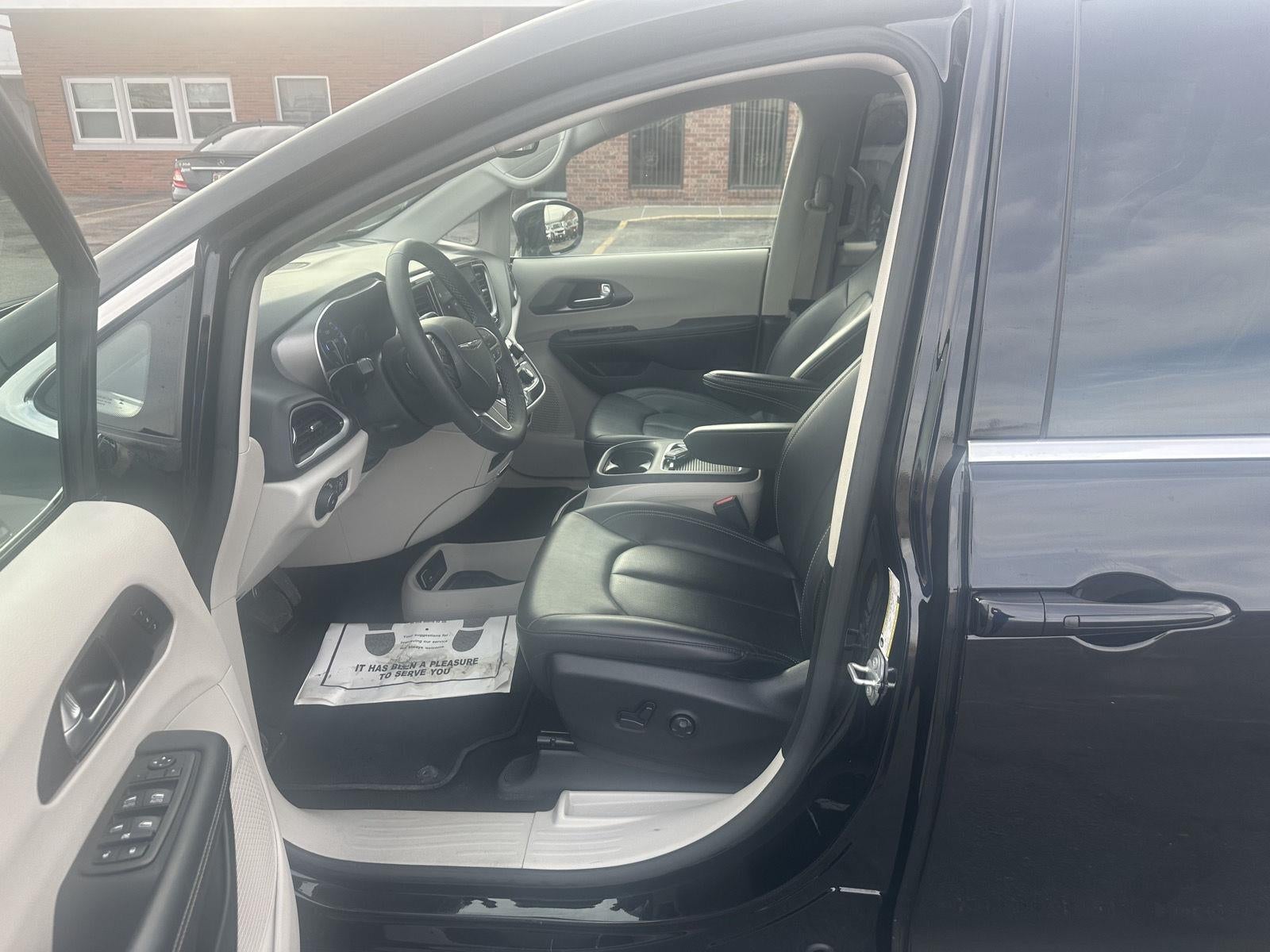 2024 Chrysler Pacifica Touring L