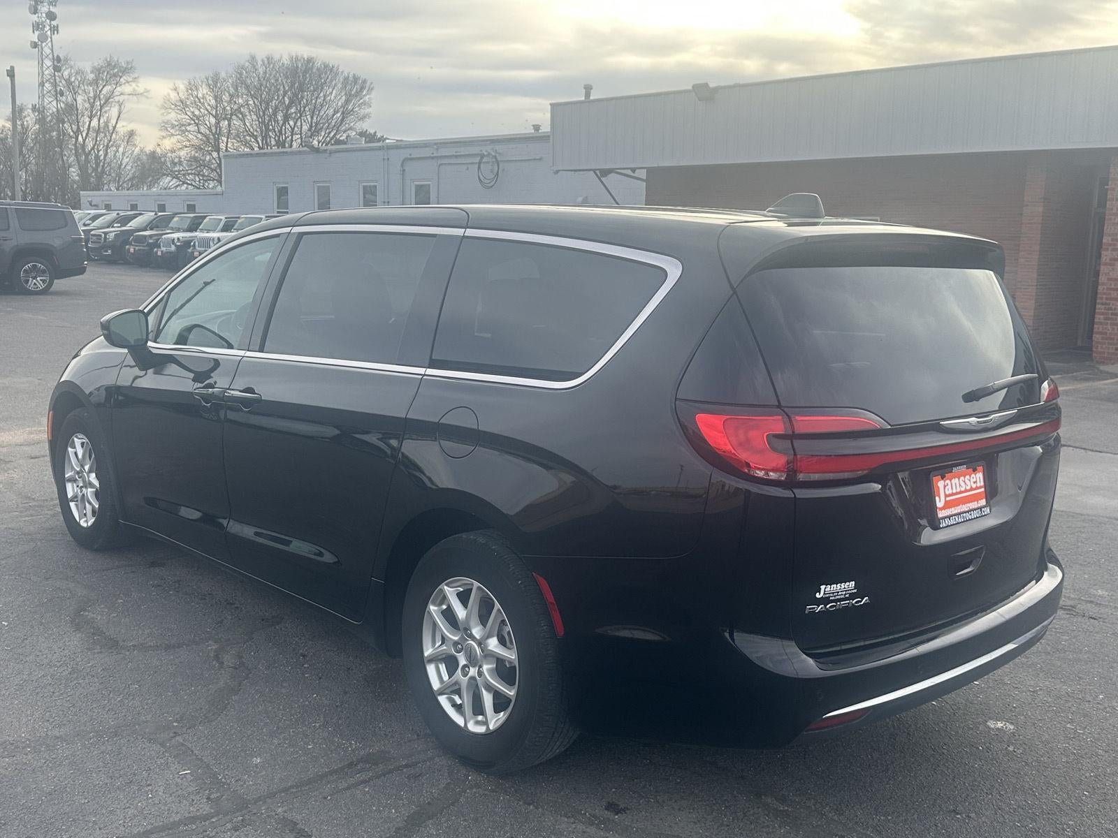 2024 Chrysler Pacifica Touring L