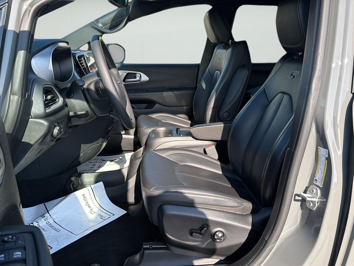 2023 Chrysler Pacifica Hybrid Touring L