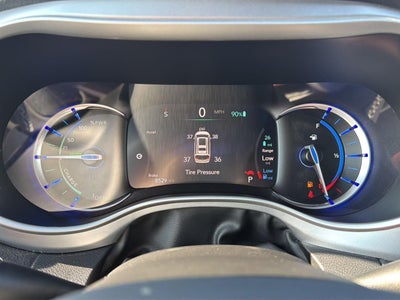 2023 Chrysler Pacifica Hybrid Touring L