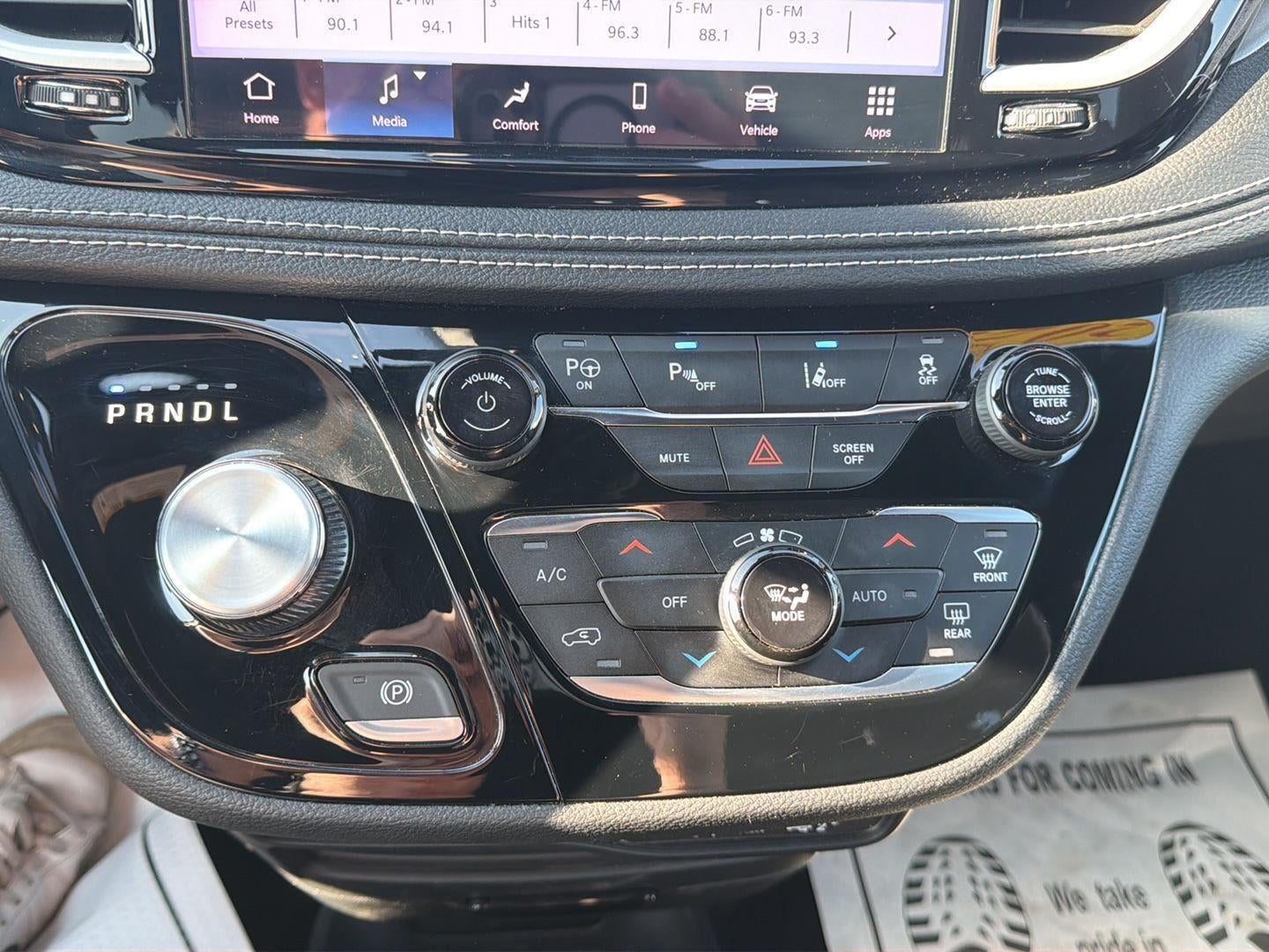 2023 Chrysler Pacifica Hybrid Touring L