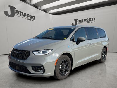 2023 Chrysler Pacifica Hybrid Touring L