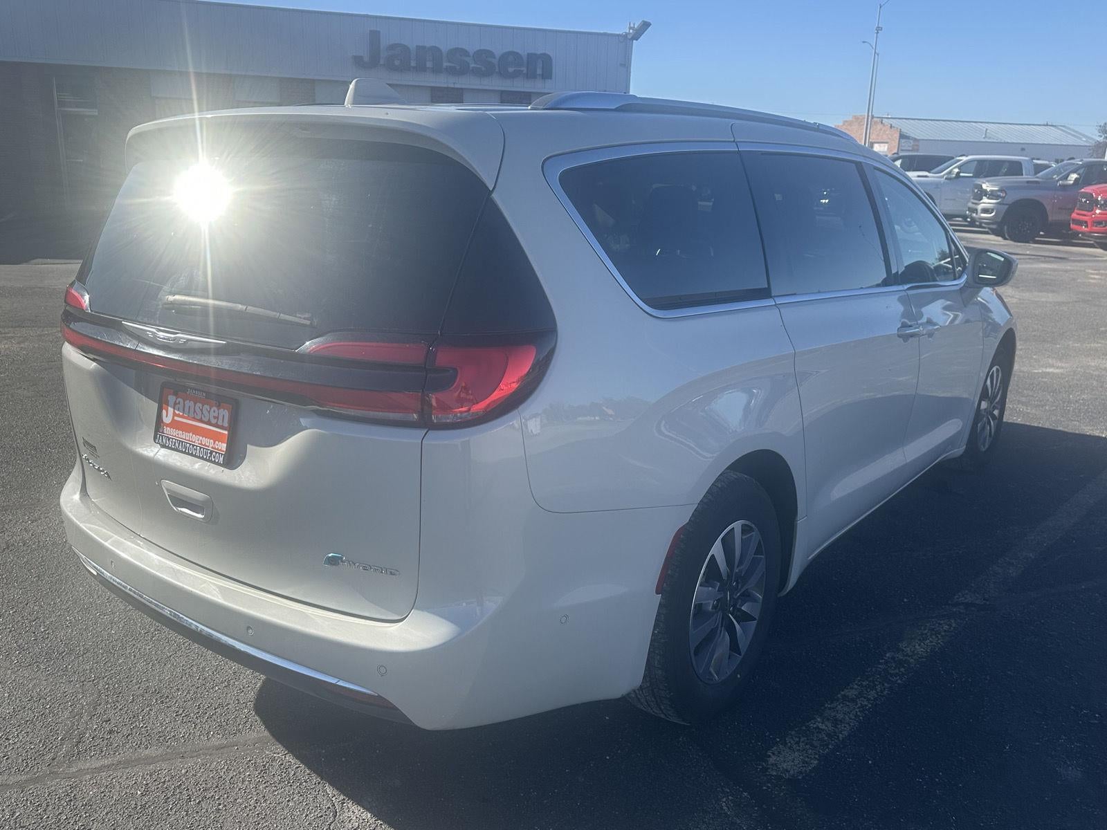 2021 Chrysler Pacifica Hybrid Touring L