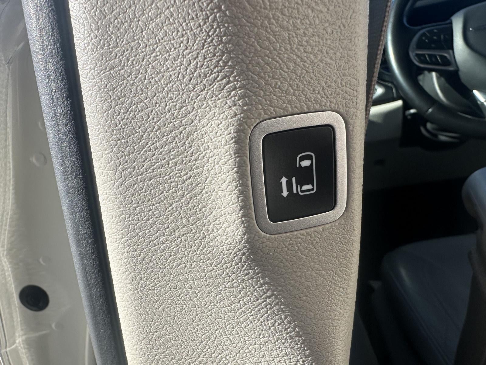 2021 Chrysler Pacifica Hybrid Touring L