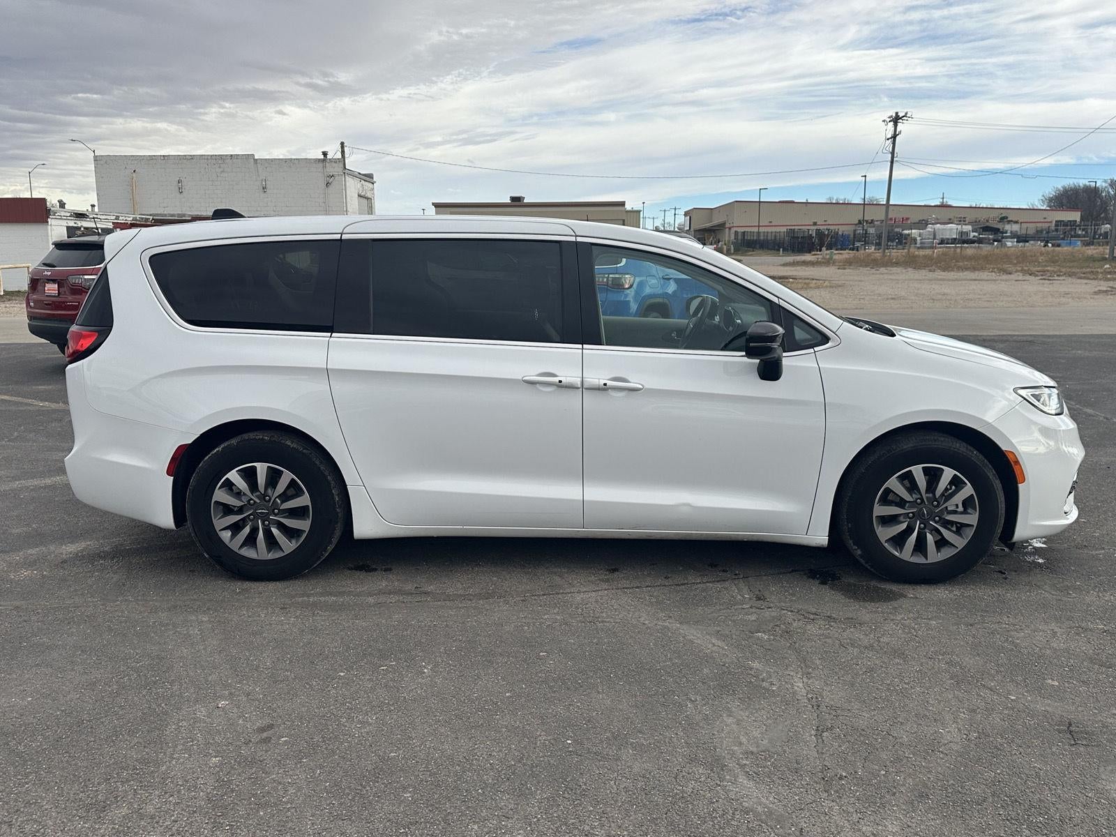 2024 Chrysler Pacifica Hybrid Select