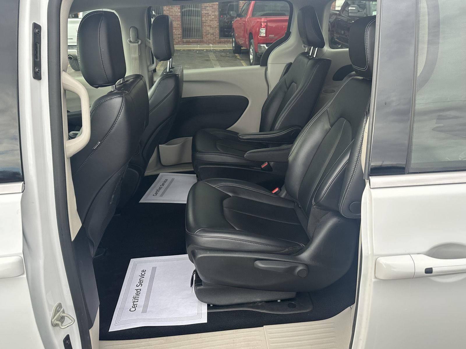 2024 Chrysler Pacifica Hybrid Select