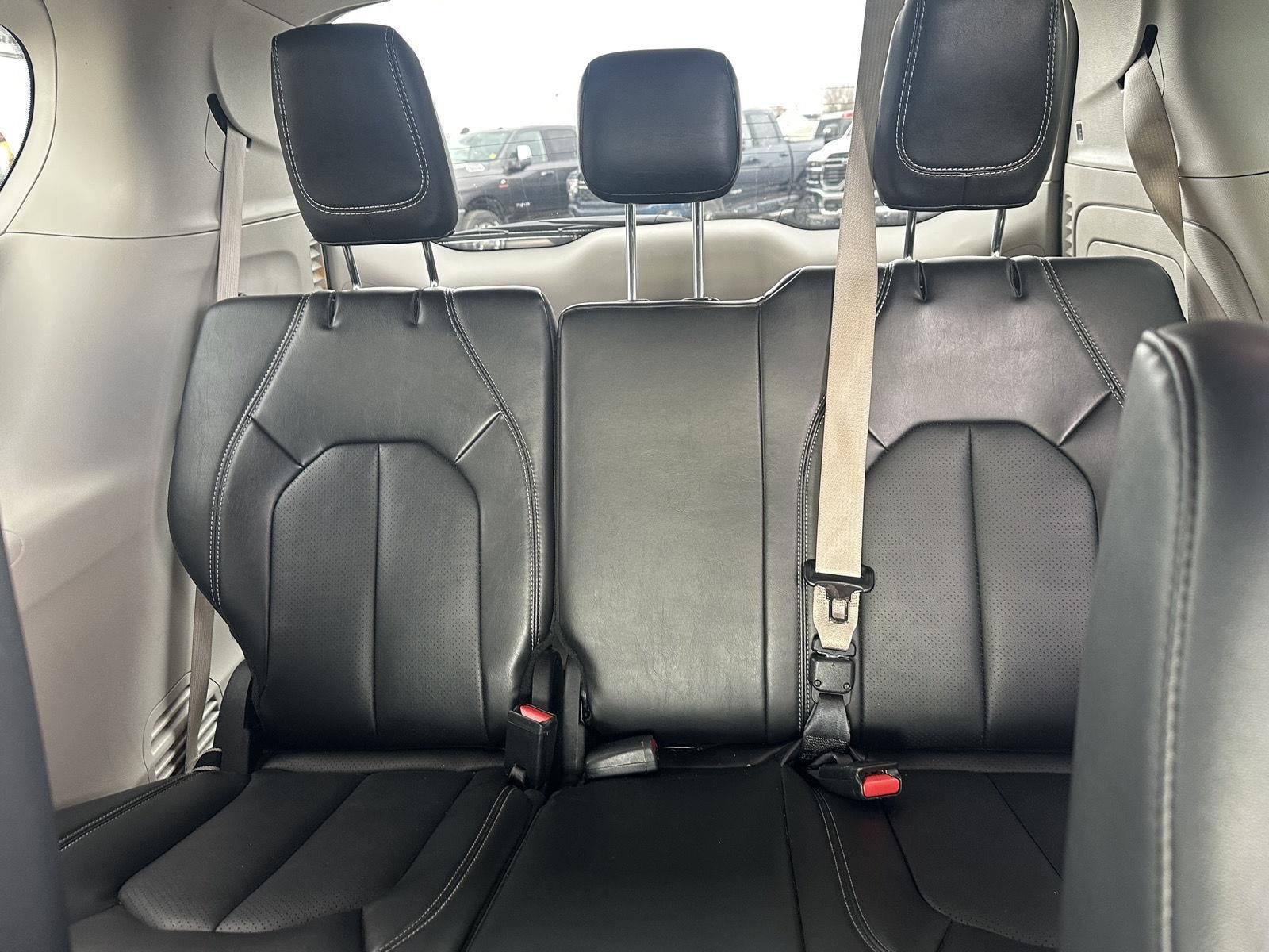 2024 Chrysler Pacifica Hybrid Select