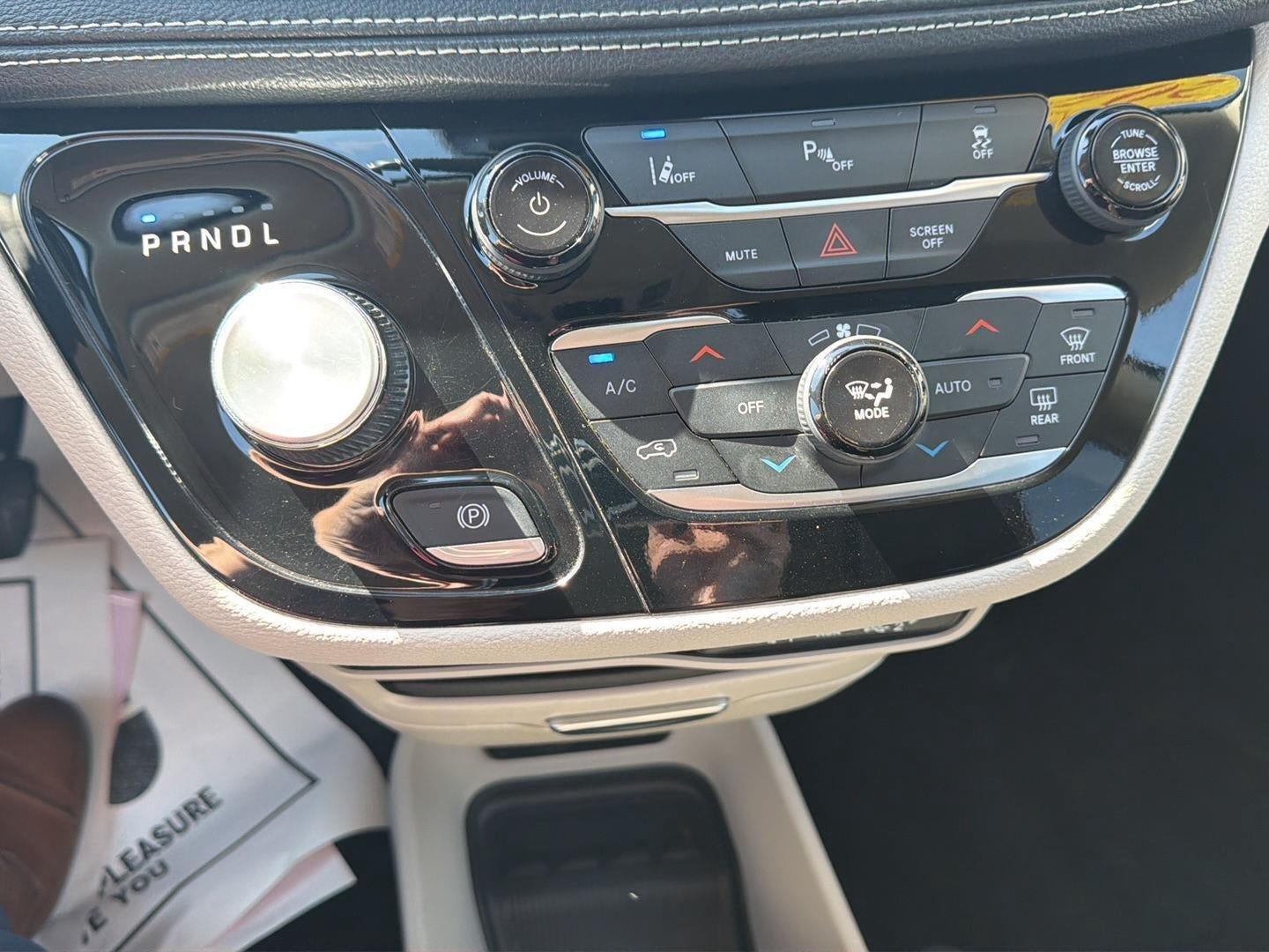 2024 Chrysler Pacifica Hybrid Select