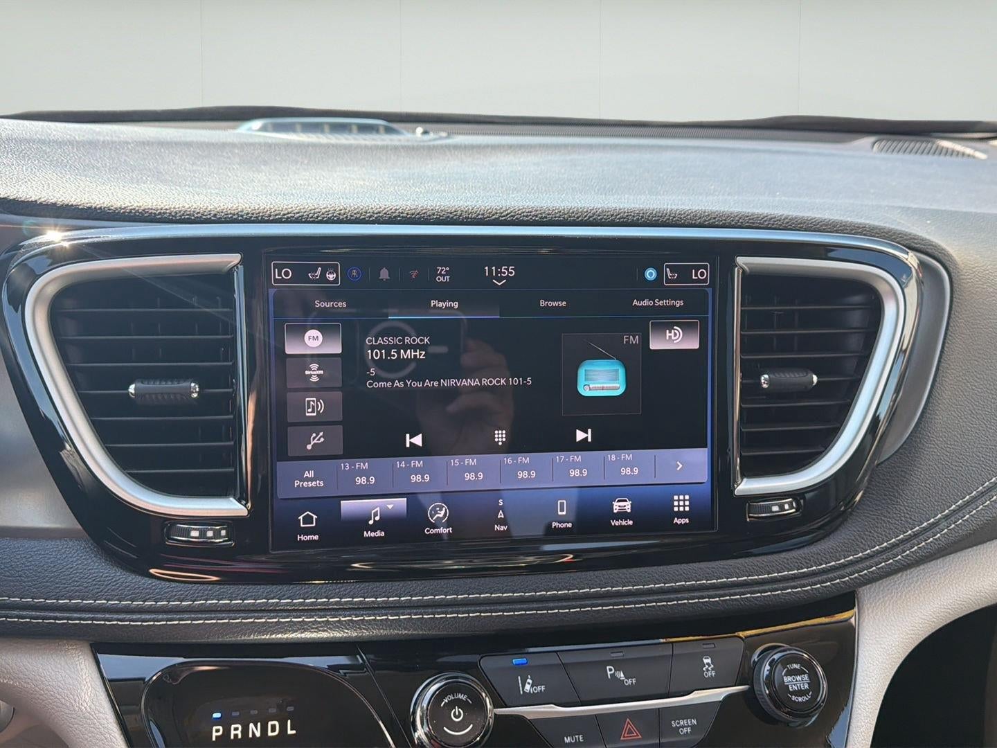 2024 Chrysler Pacifica Hybrid Select