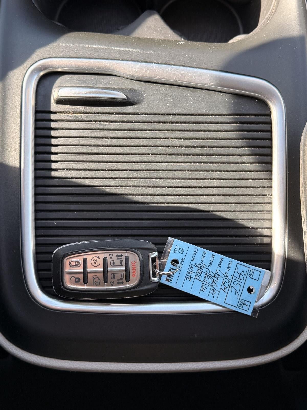 2024 Chrysler Pacifica Hybrid Select