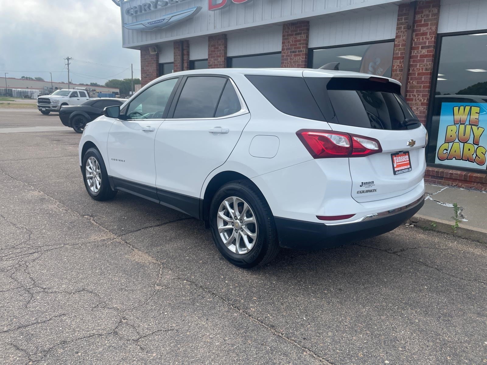 Used 2021 Chevrolet Equinox LT with VIN 2GNAXKEV6M6101404 for sale in Holdrege, NE
